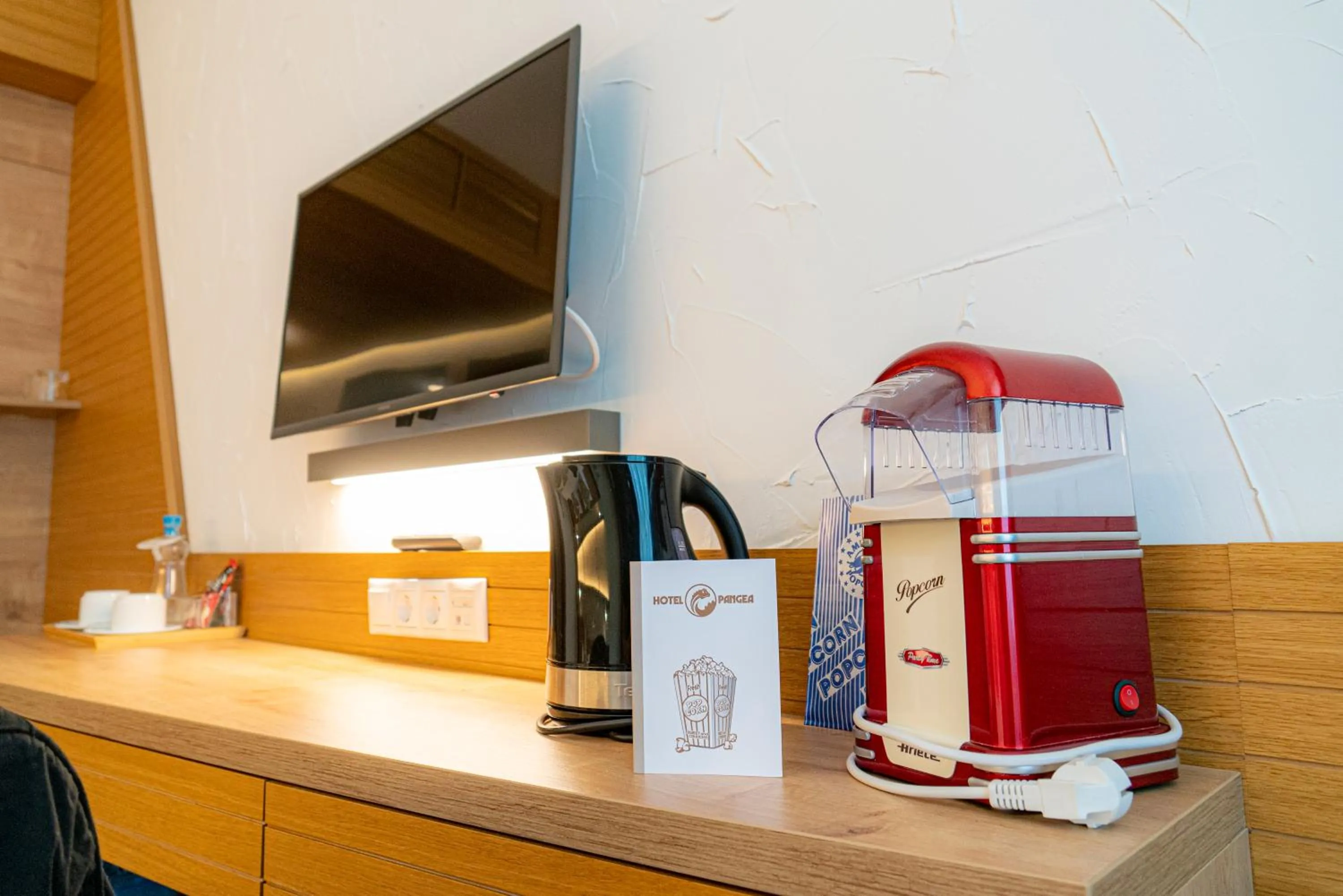 Coffee/tea facilities in Pangea Hotel