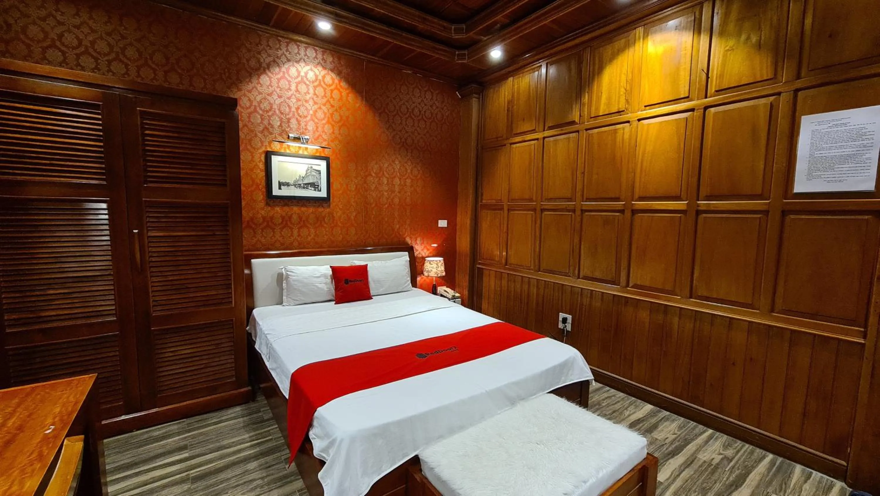 Green Hotel near Lotte Center