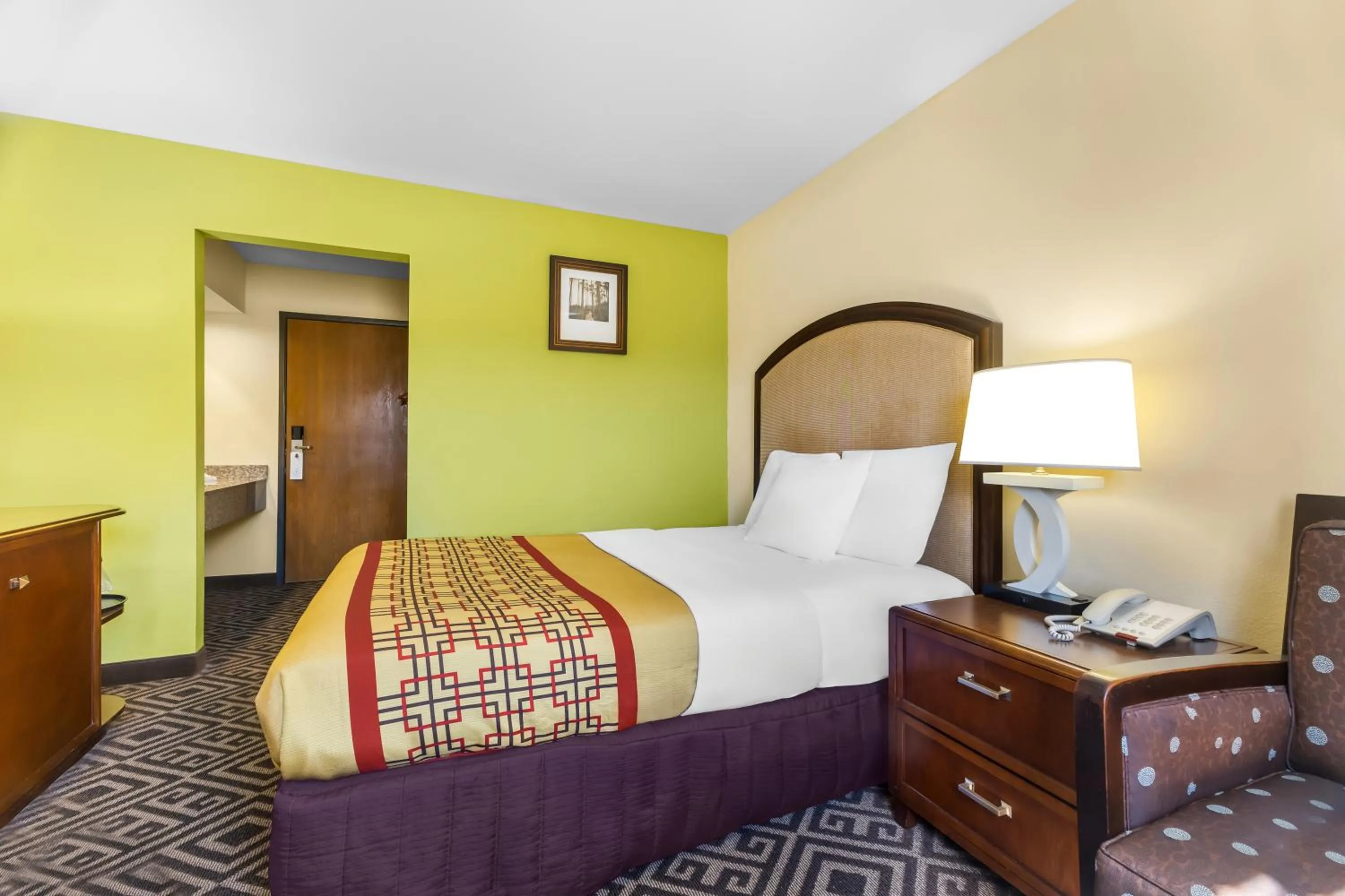Bed in Travel Inn and Suites- Sikeston Miner I-55 exit-67