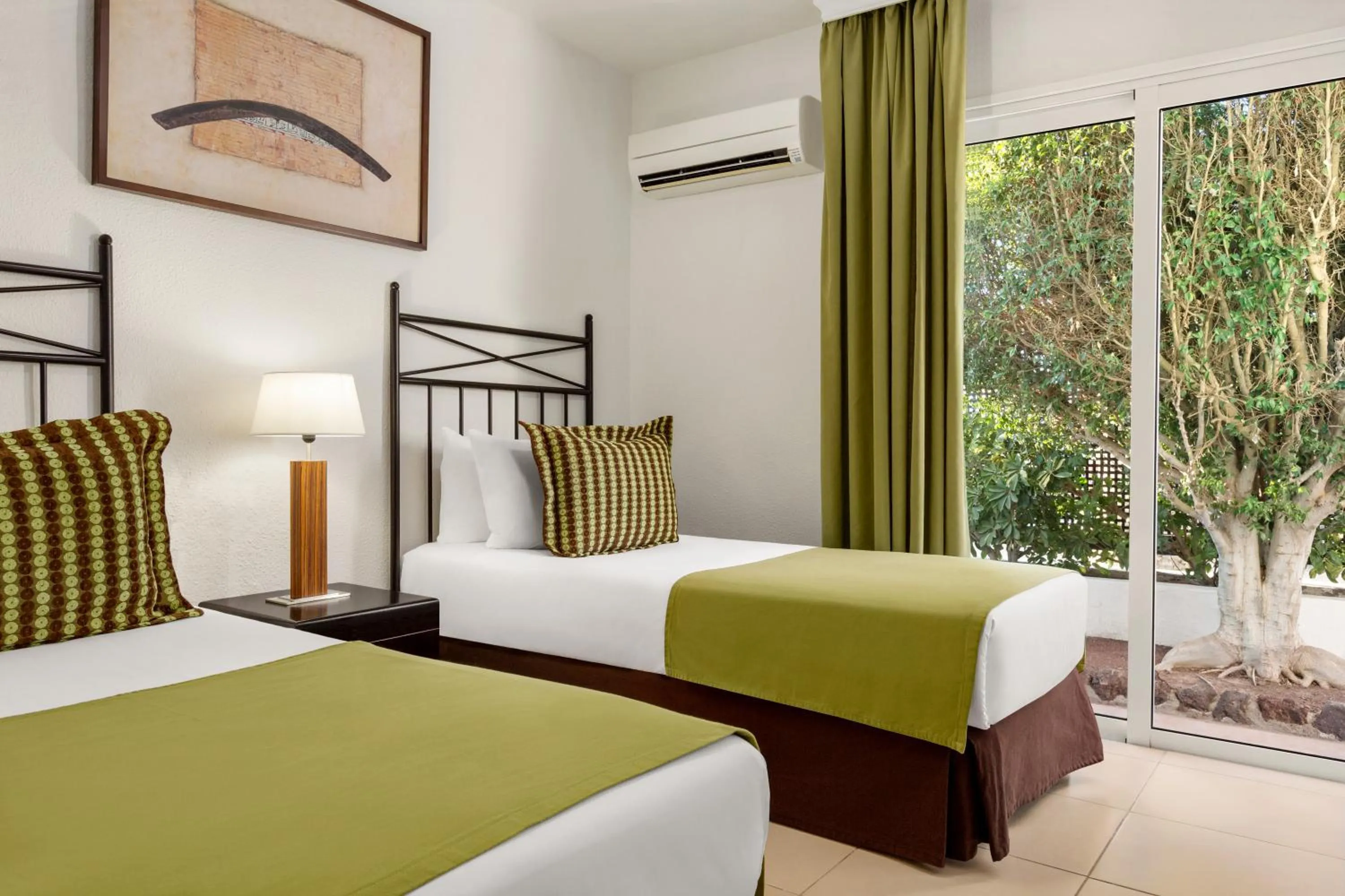 Bed in Wyndham Residences Golf del Sur