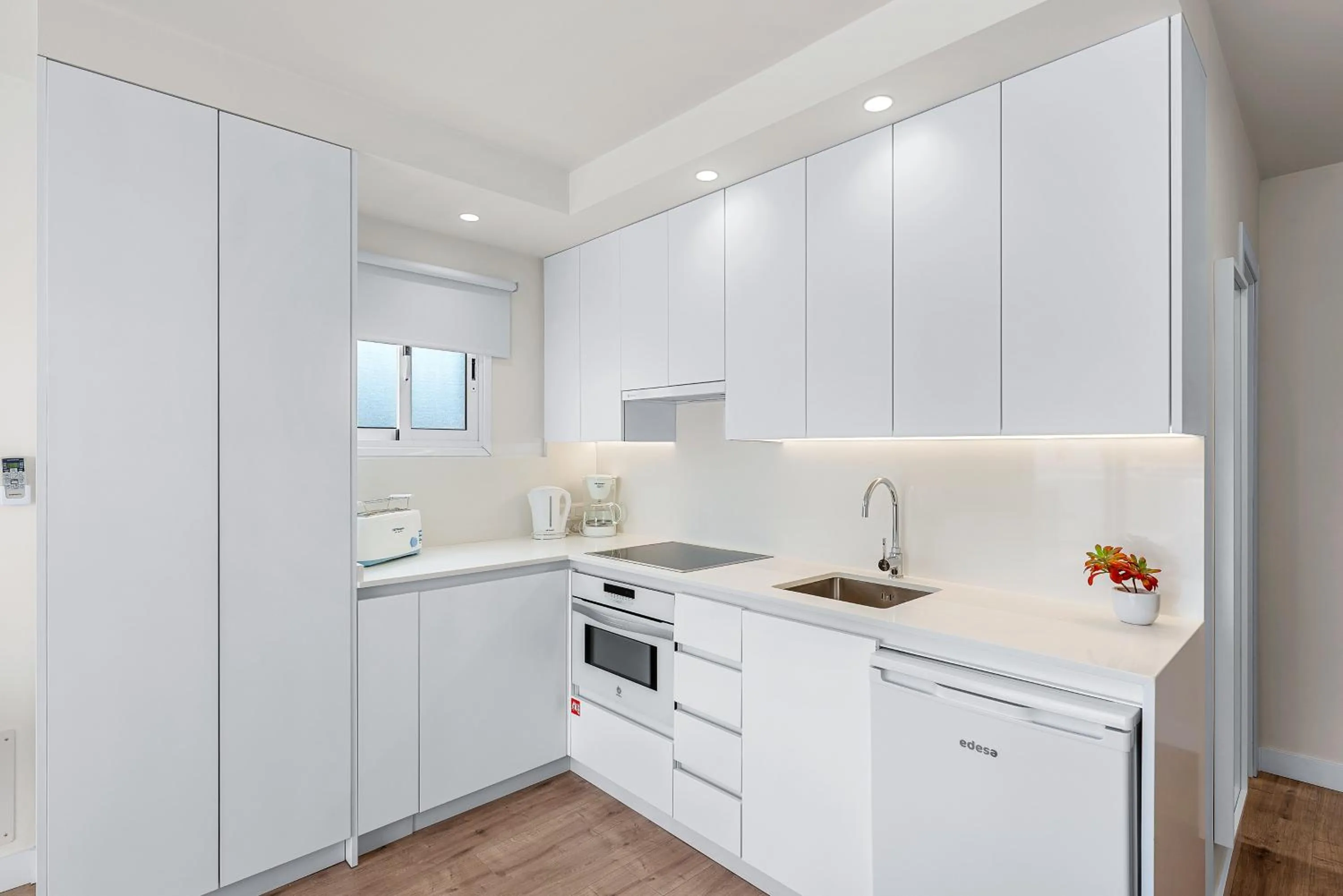 Kitchen or kitchenette in Wyndham Residences Golf del Sur