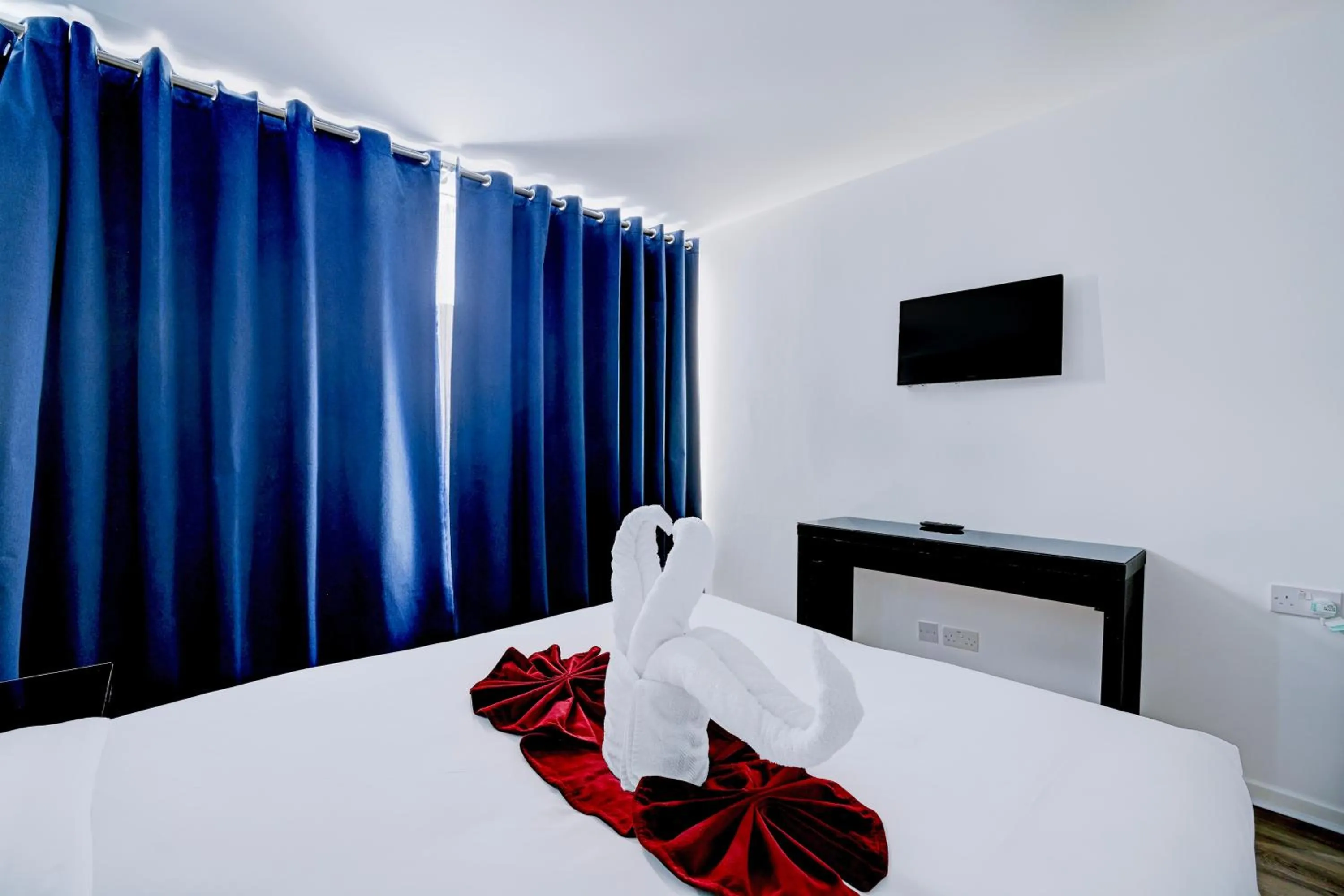 Bedroom, Bed in OYO The Chiltern Hotel