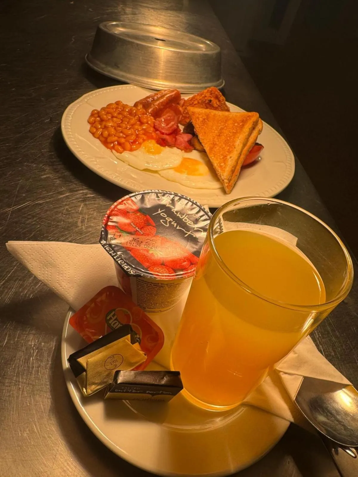 Breakfast in OYO The Chiltern Hotel