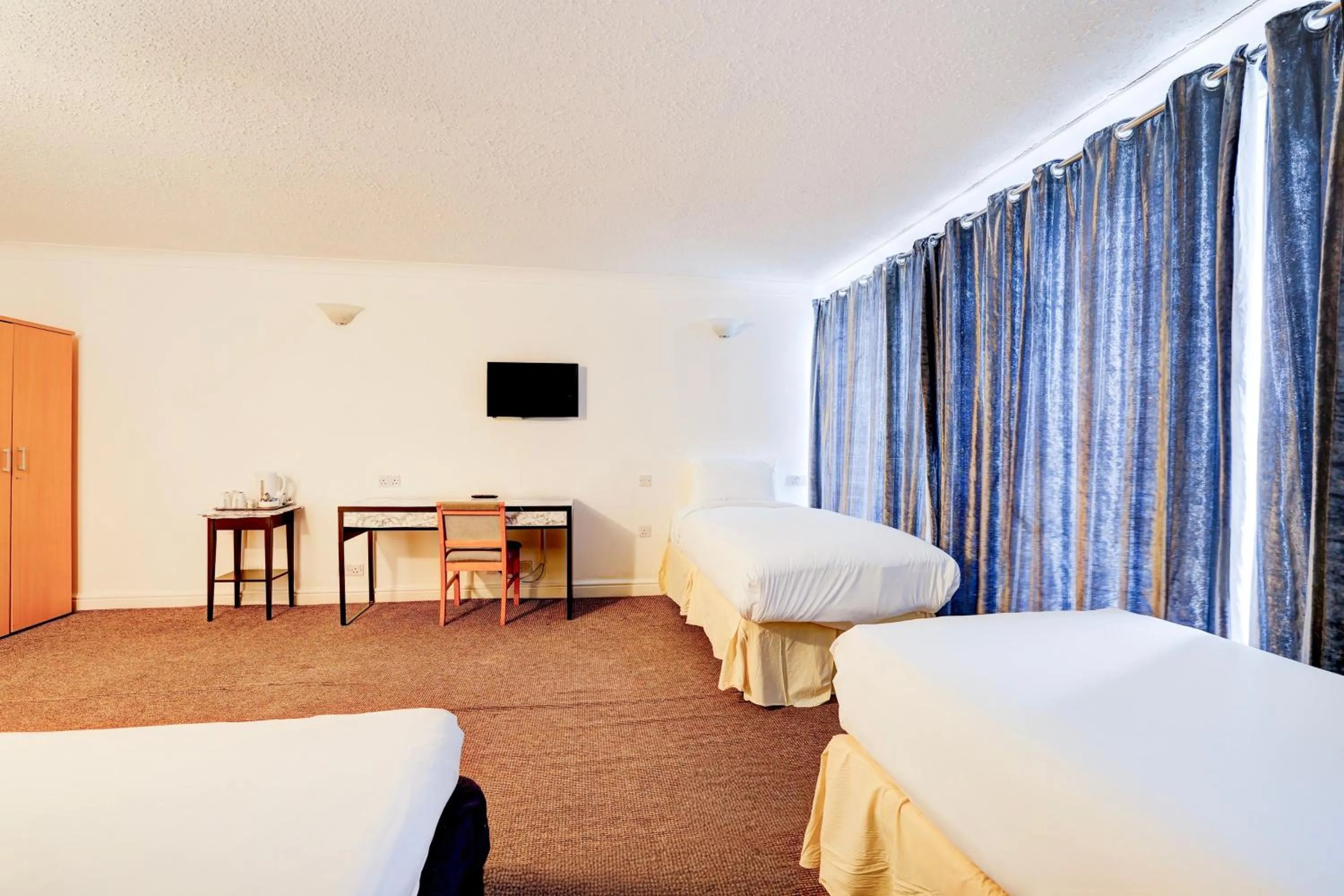 Bedroom, Bed in OYO The Chiltern Hotel