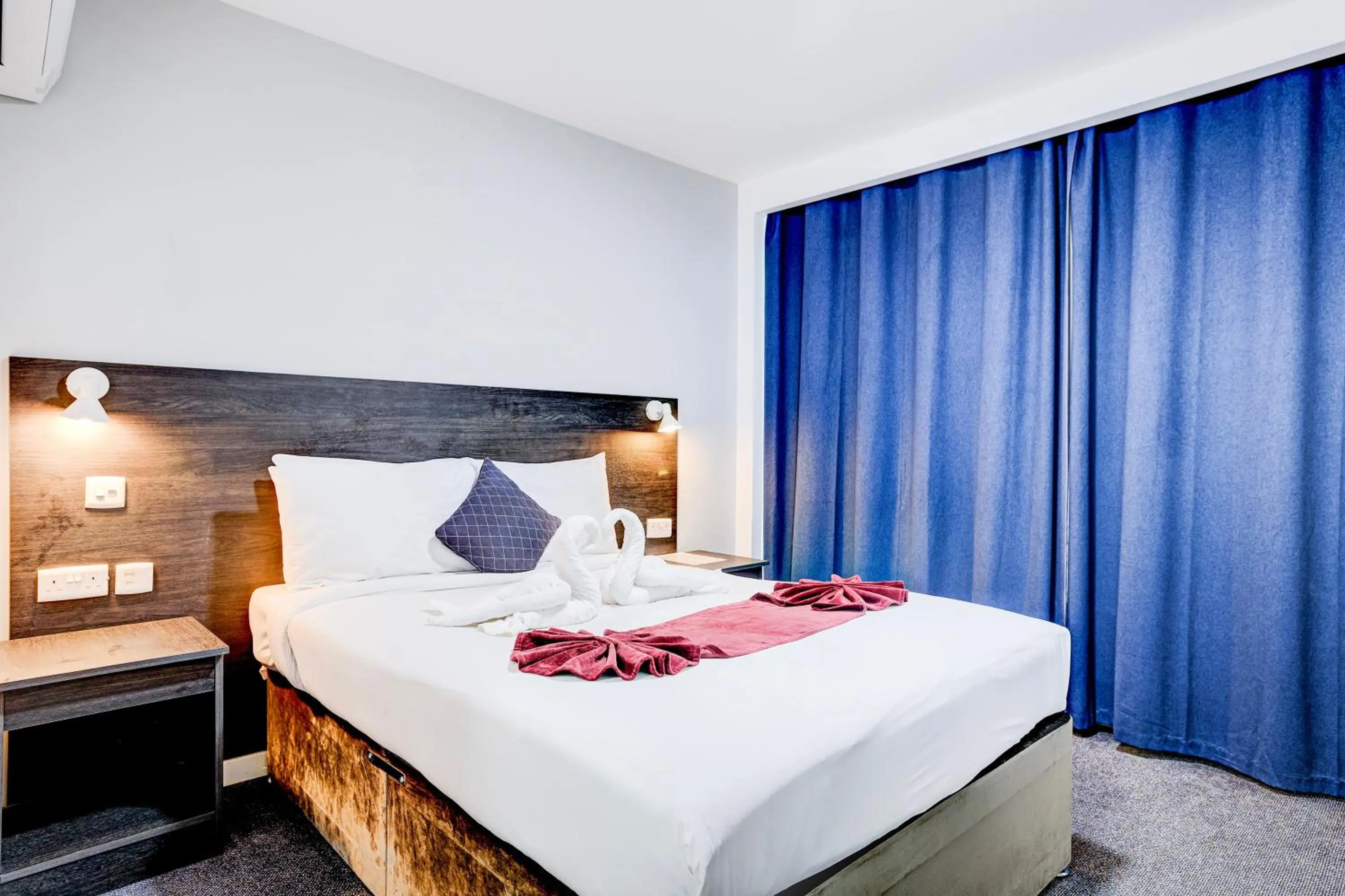 Bedroom, Bed in OYO The Chiltern Hotel