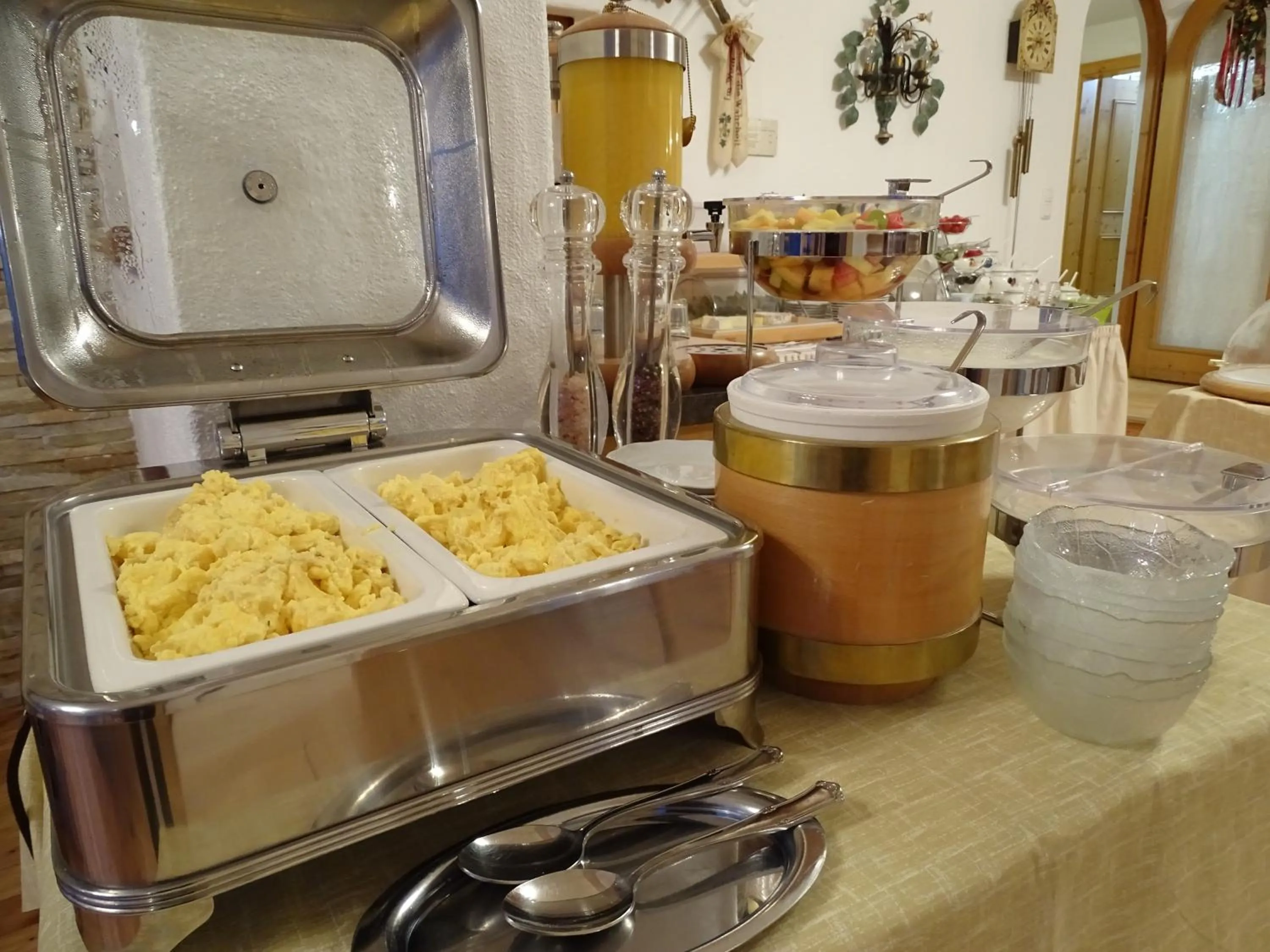 Buffet breakfast in Pension Noella