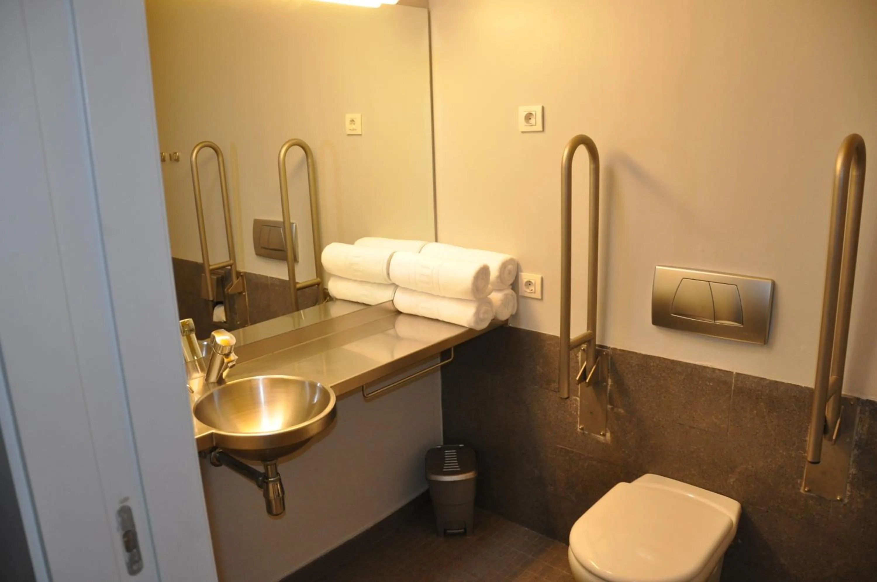 Bathroom in Centre Esplai Albergue