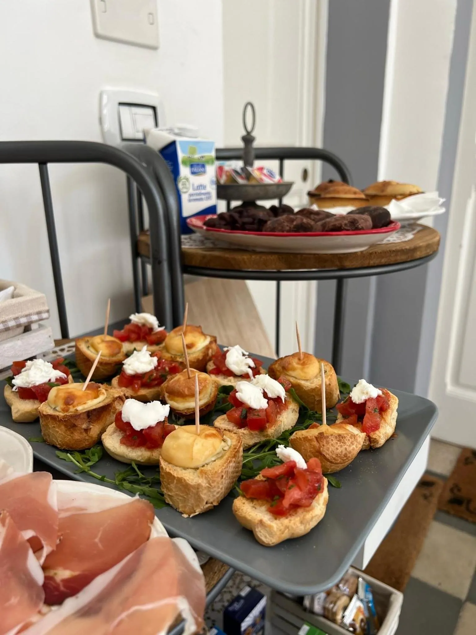 Food and drinks in Eccelsoleccese Boutique B&B - steps from the Historic Center