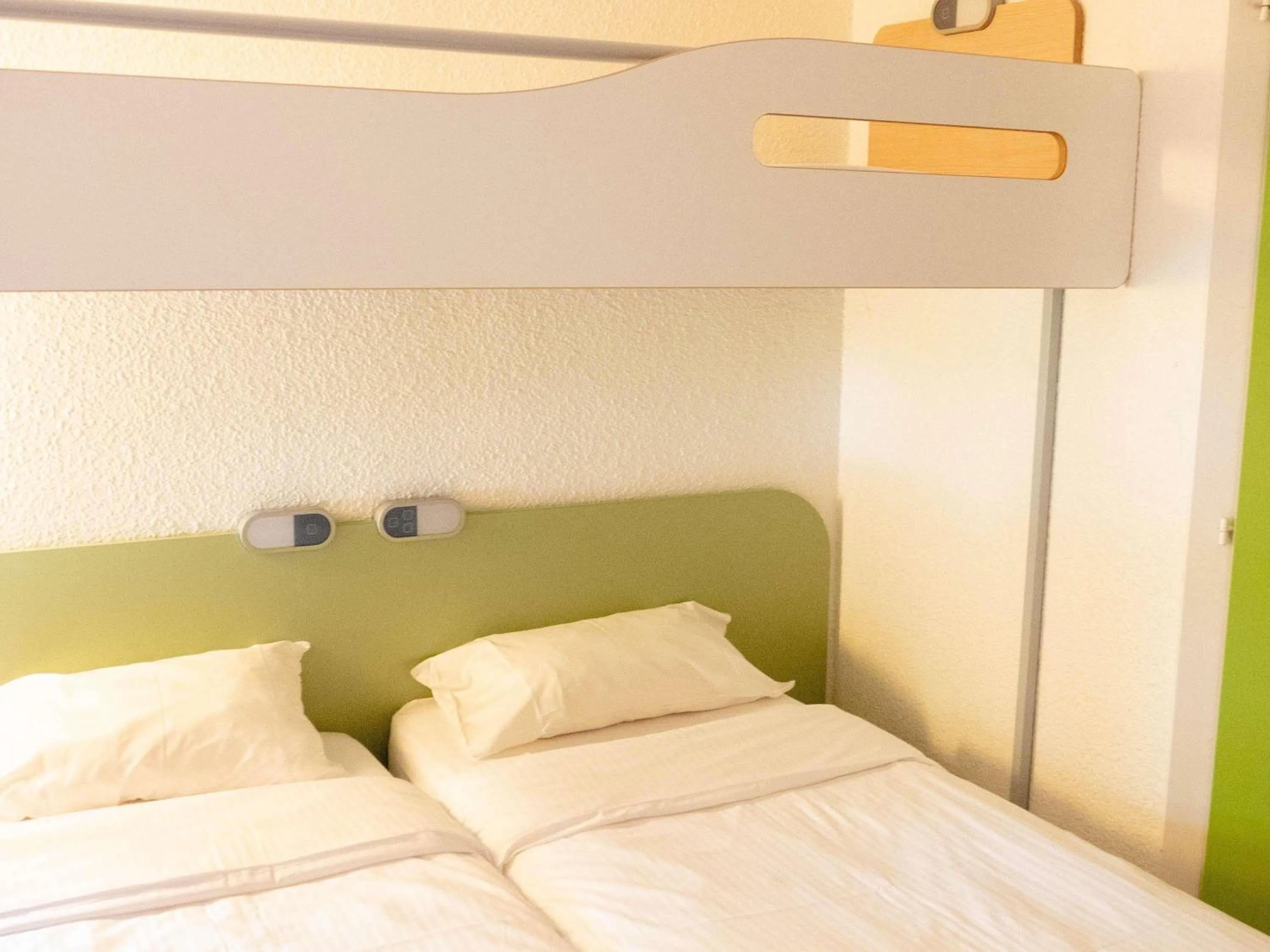 Bedroom, Bed in ibis budget Metz Sud