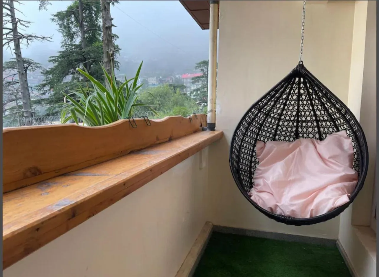 Balcony/Terrace, Bed in Hotel Willow Banks Shimla