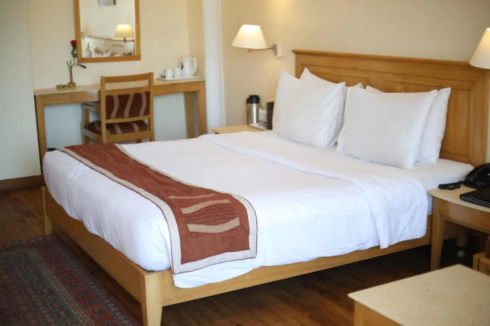 Bed in Hotel Willow Banks Shimla