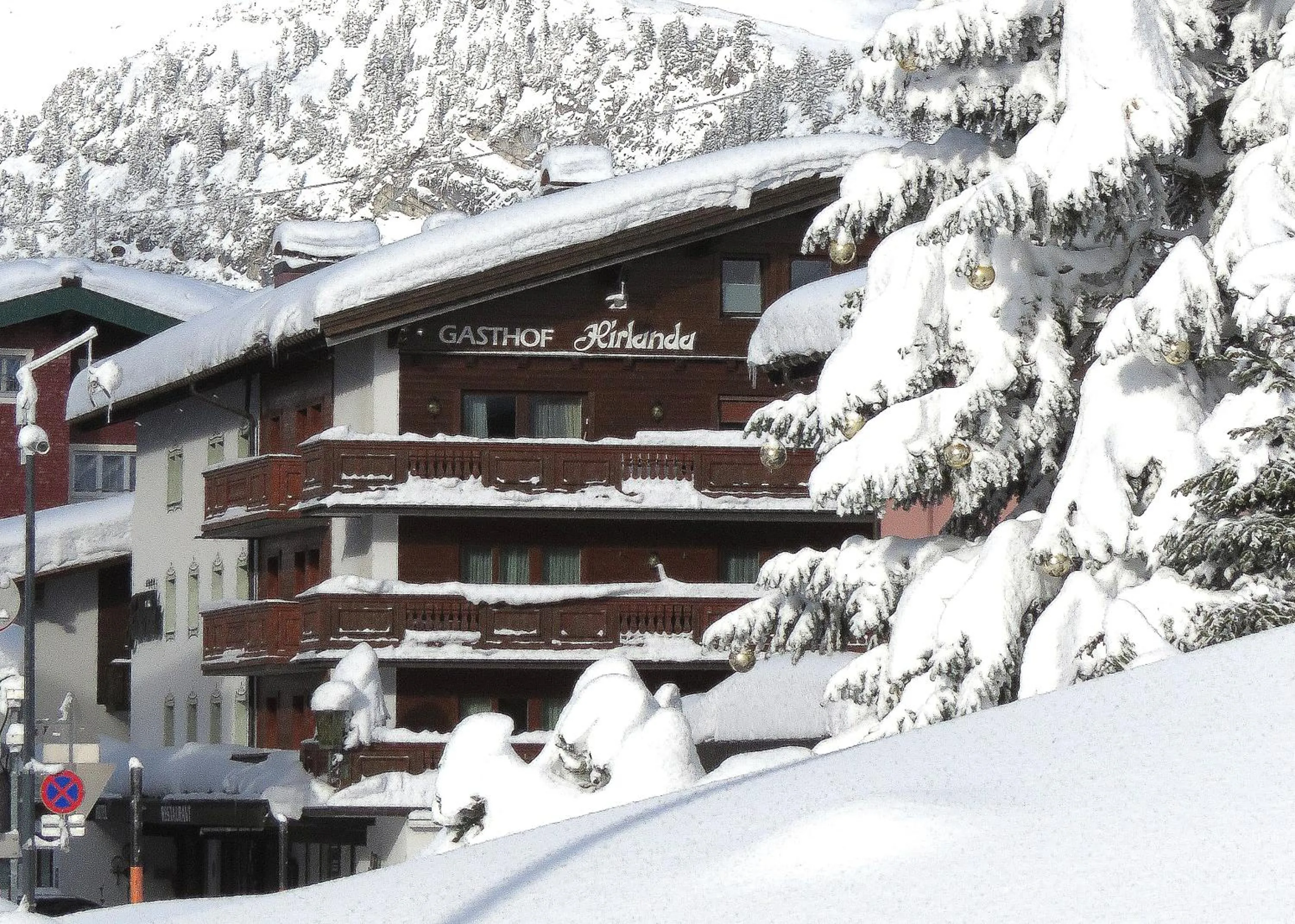 Facade/entrance in Hotel Hirlanda