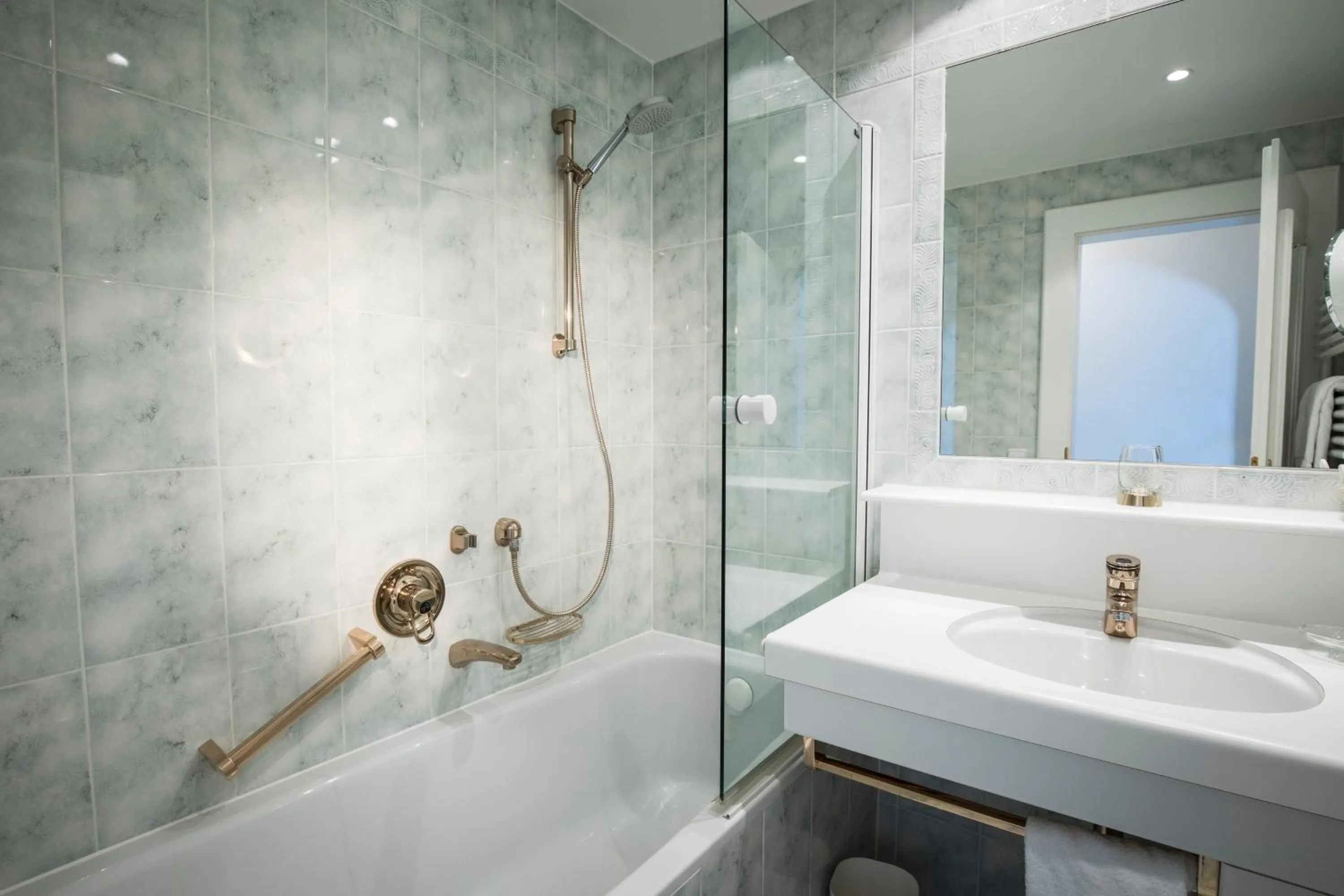 Bathroom in Hotel Hirlanda