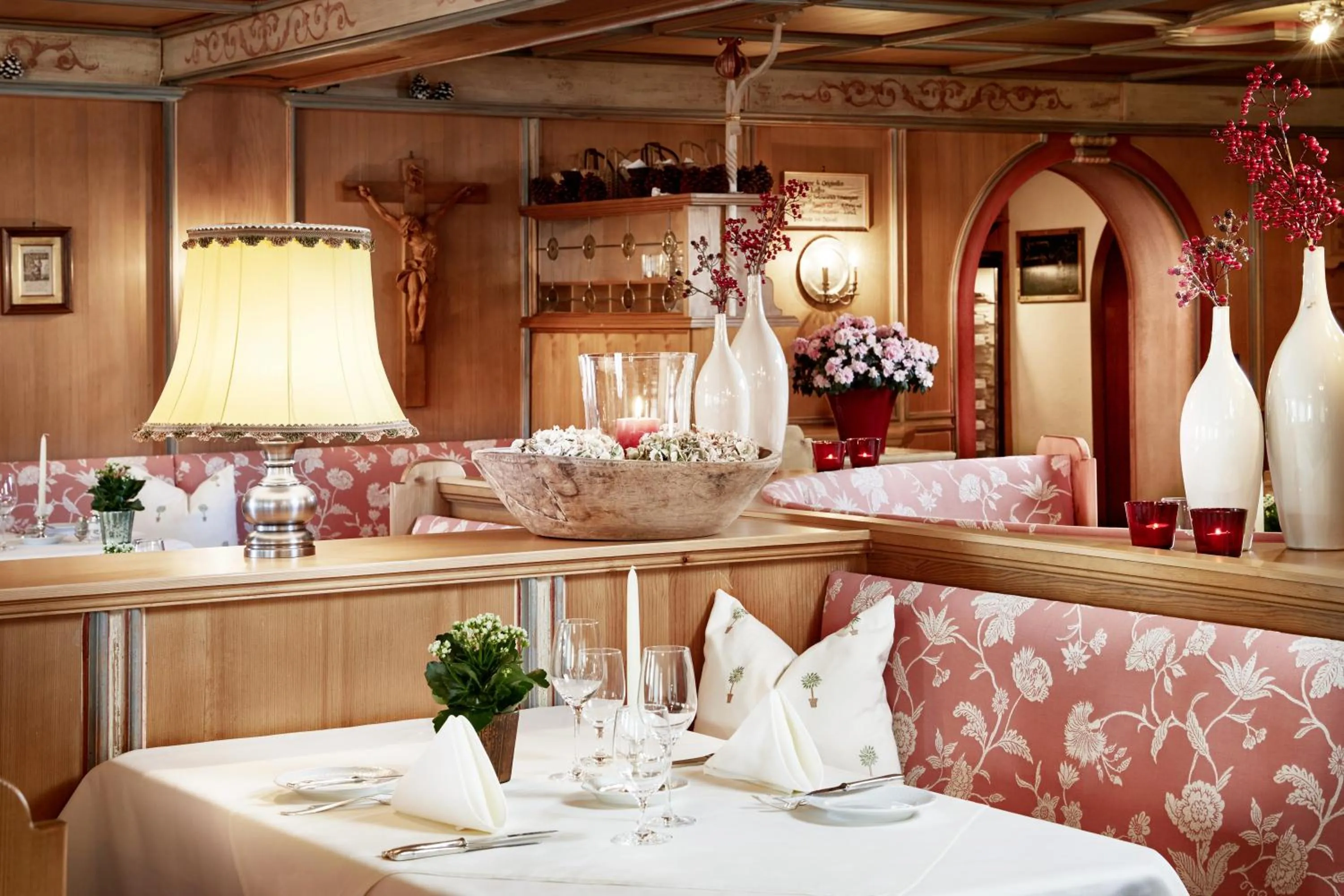 Restaurant/places to eat in Hotel Hirlanda