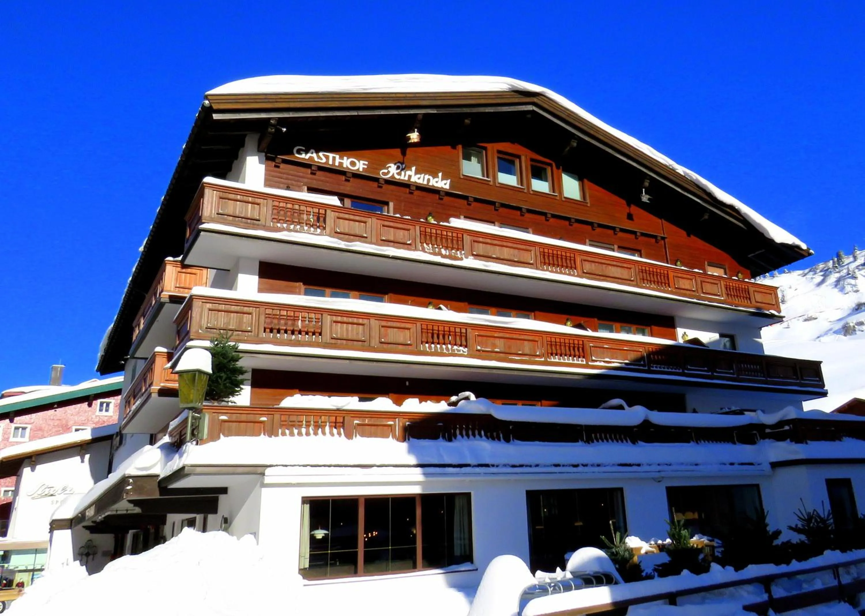 Facade/entrance in Hotel Hirlanda