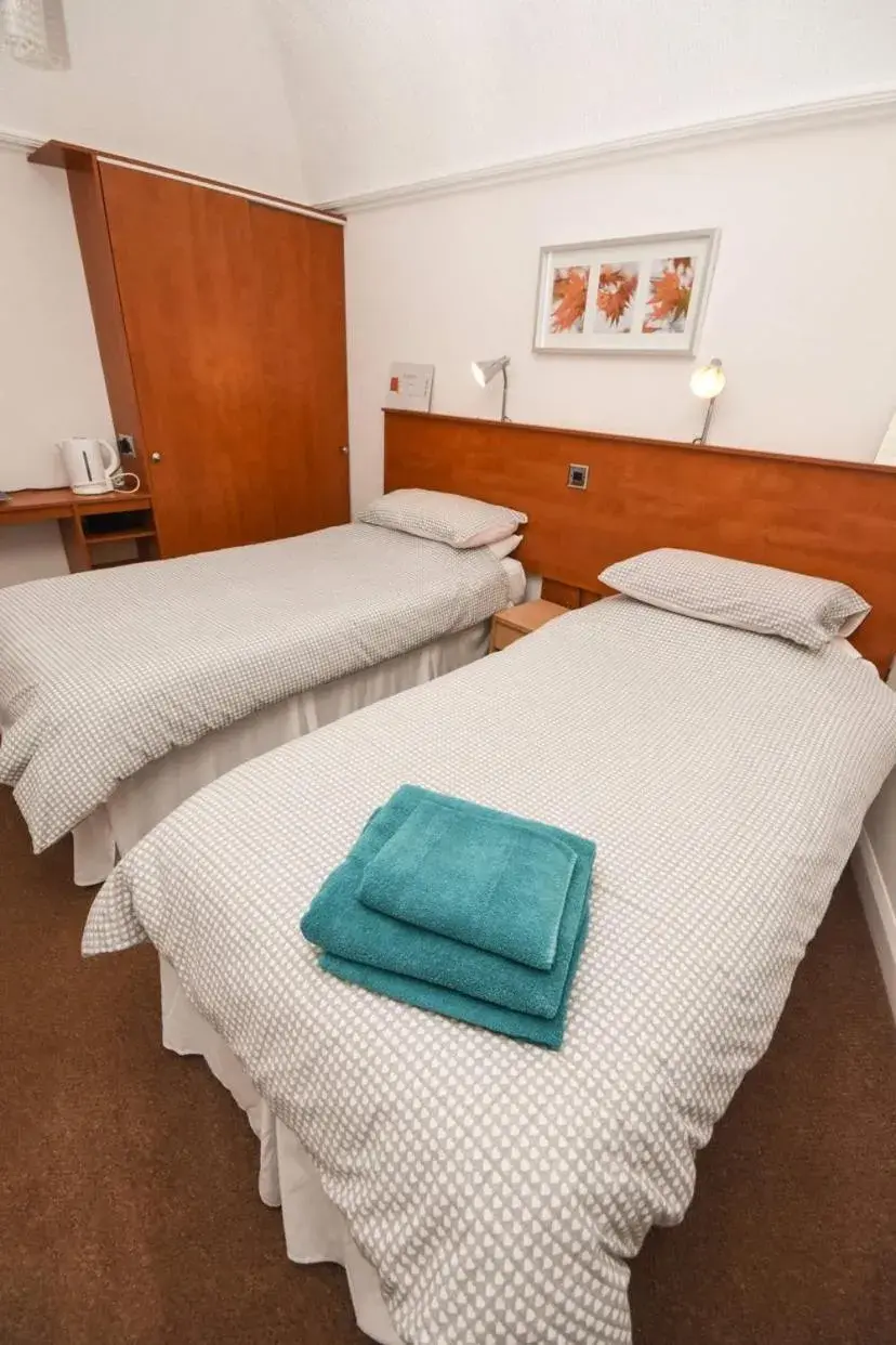 Double or Twin Room - single occupancy in Burntisland Sands Hotel Double or Twin Room - single occupancy in Burntisland Sands Hotel