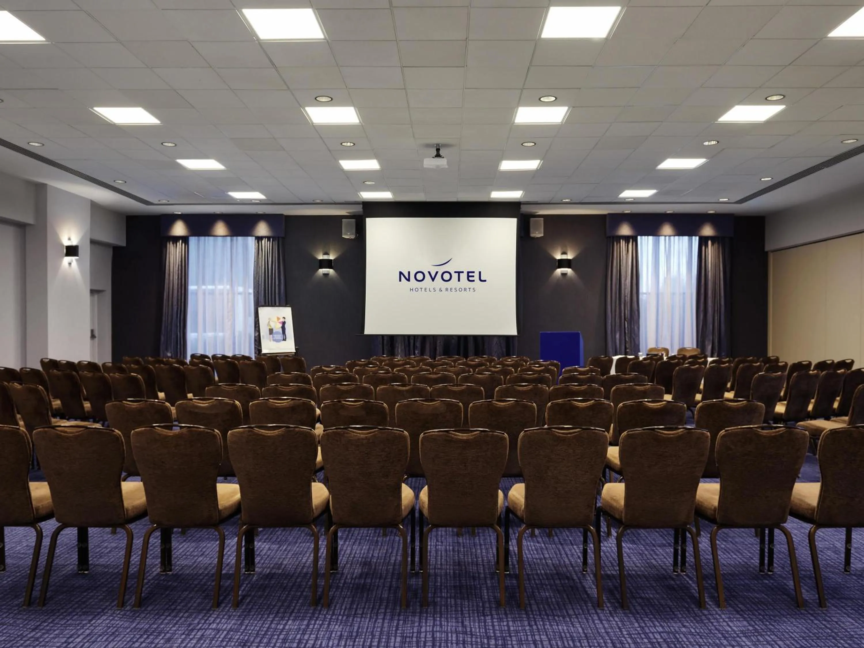 Meeting/conference room in Novotel London Stansted Airport