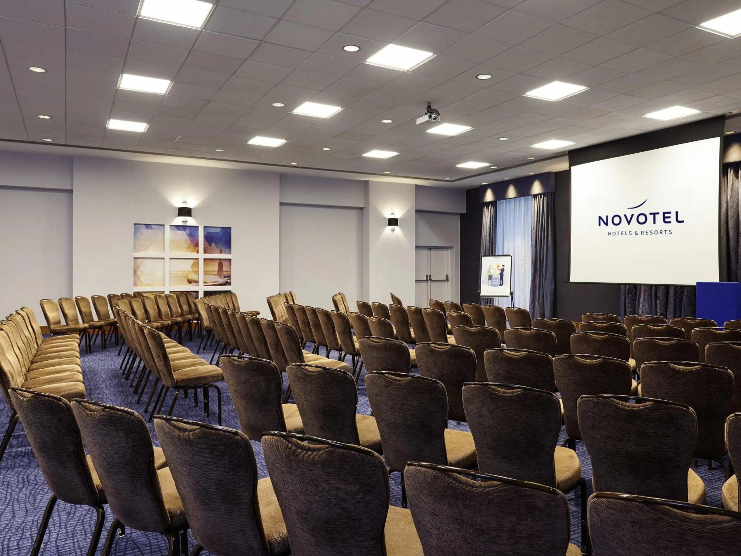 Meeting/conference room in Novotel London Stansted Airport