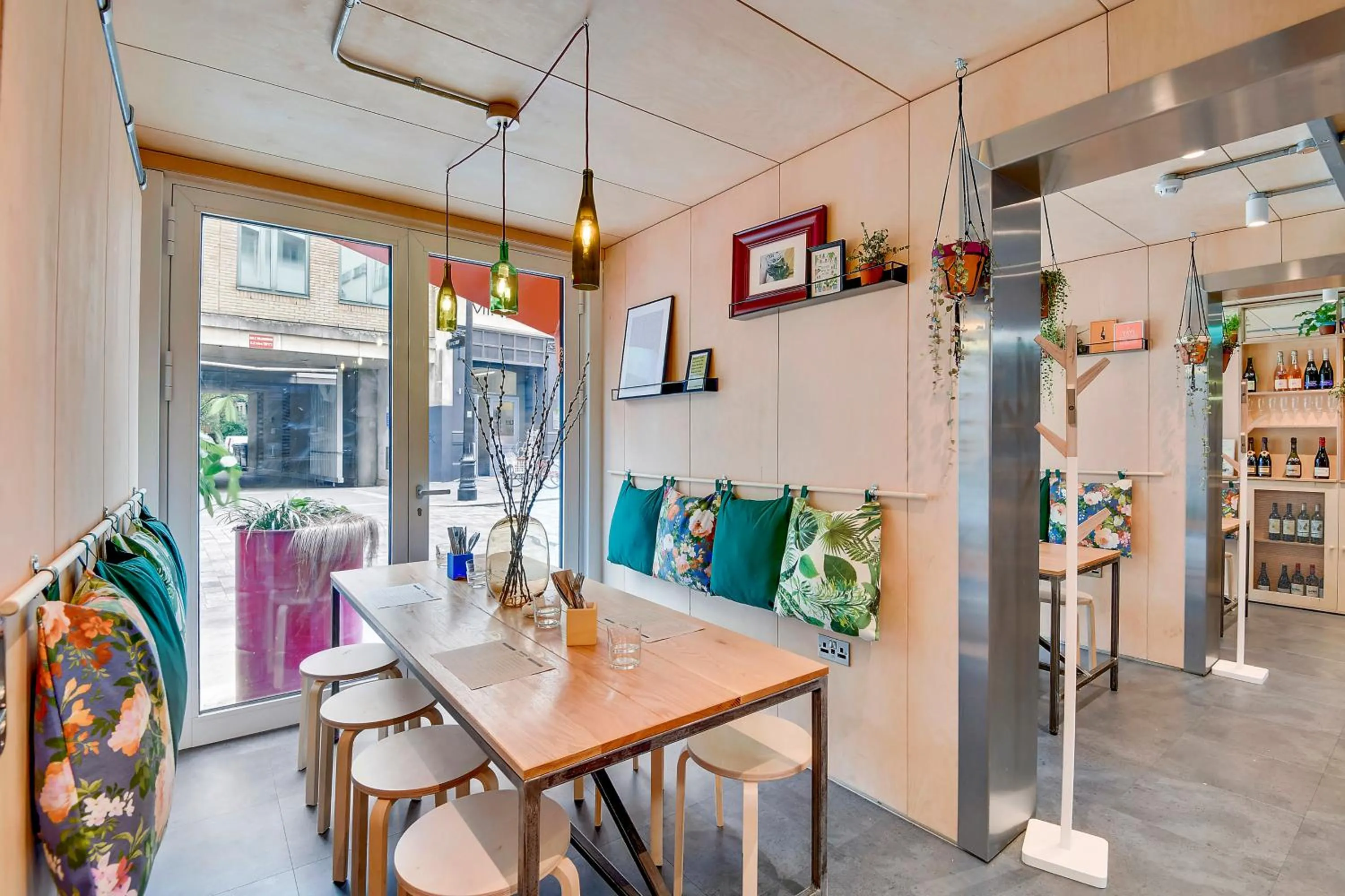 Restaurant/places to eat in Stow Away Waterloo