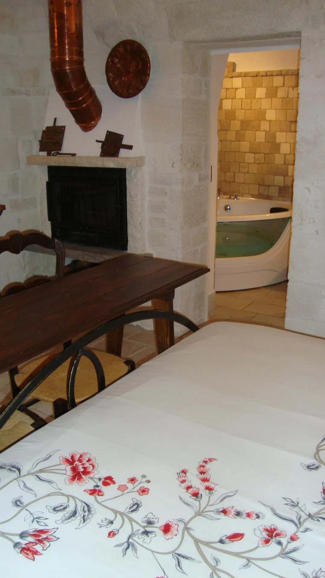 Decorative detail in Fontana Vecchia B&B