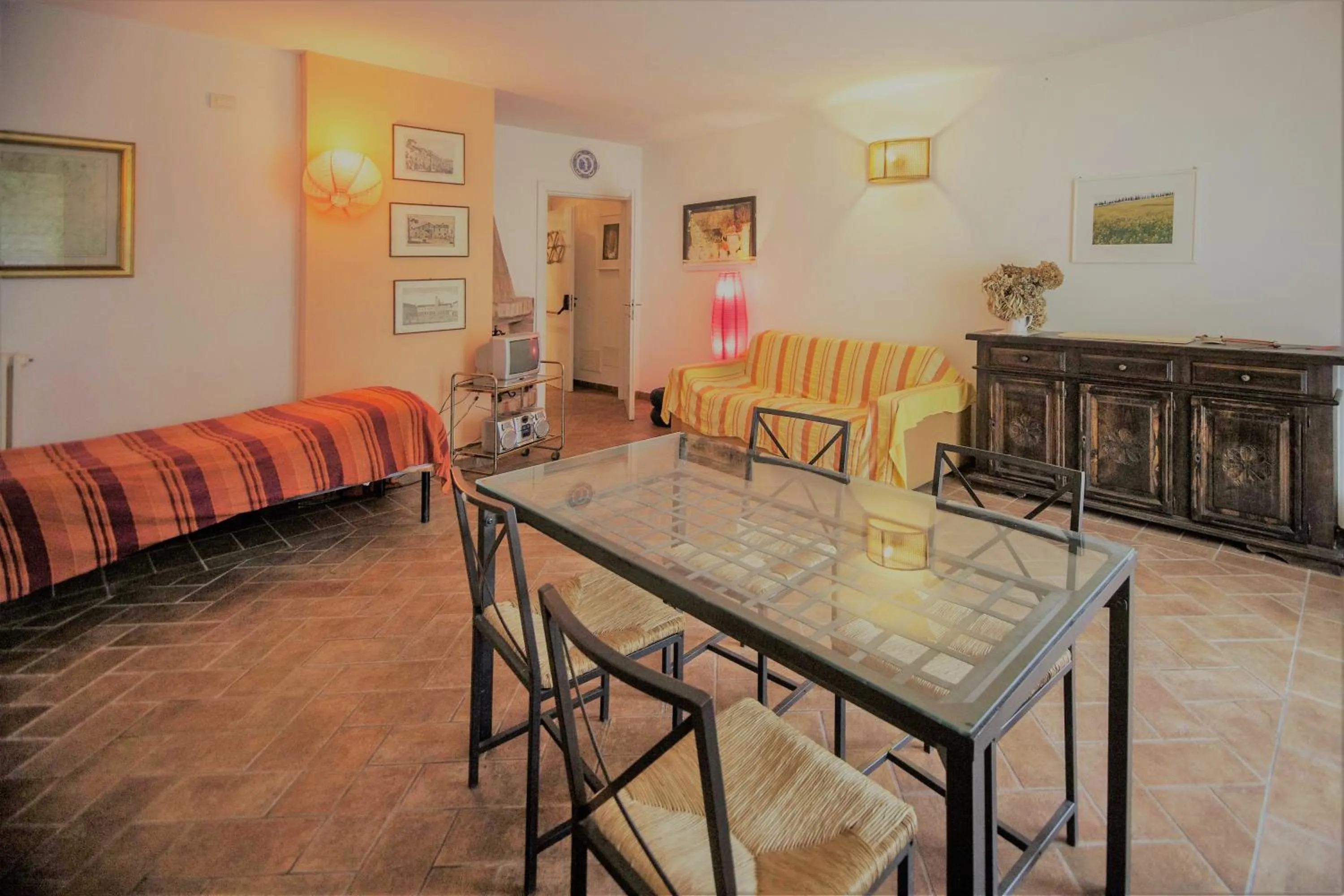 Dining area in Villadina Farm