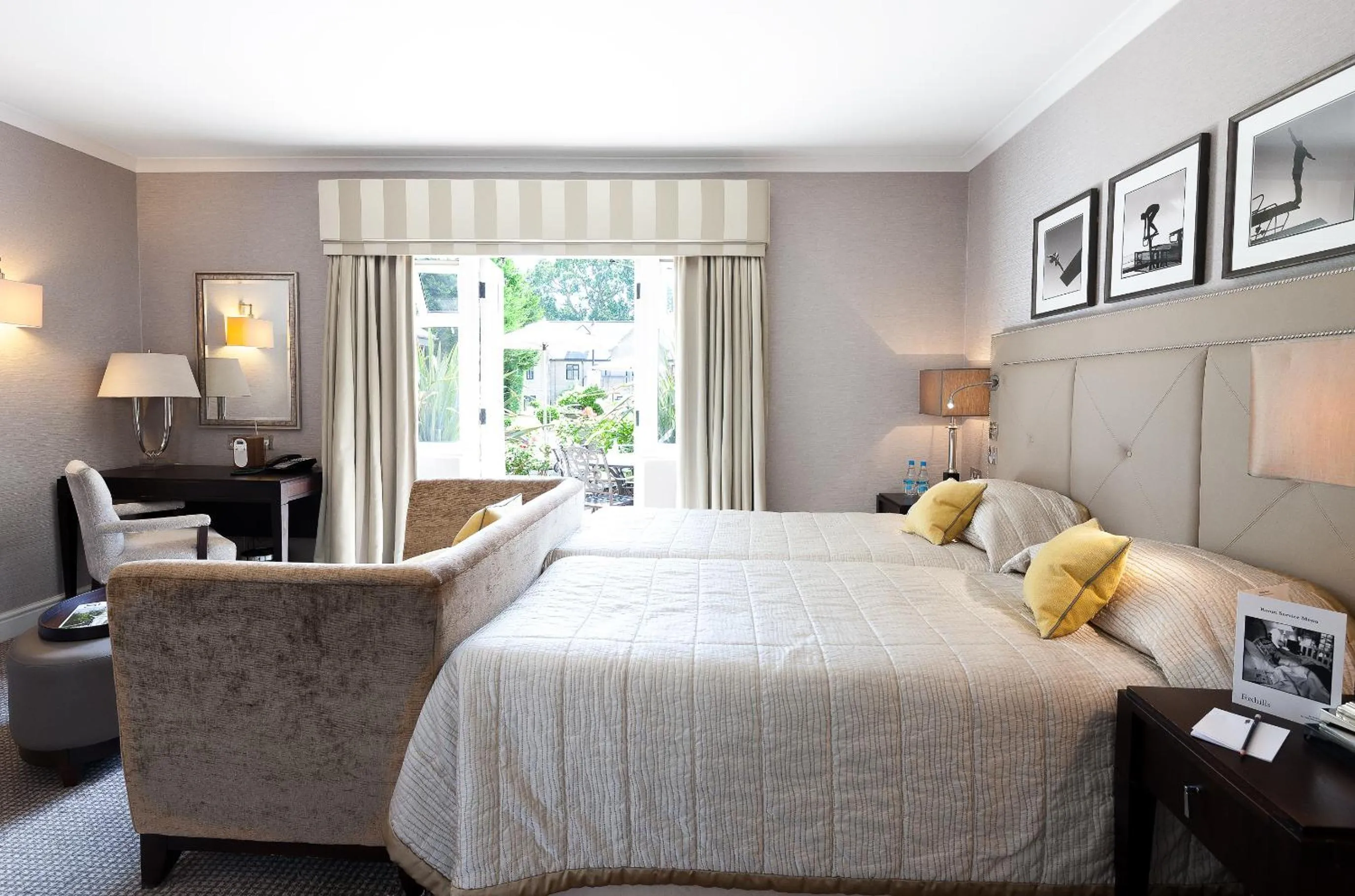 Bed in Foxhills Club & Resort