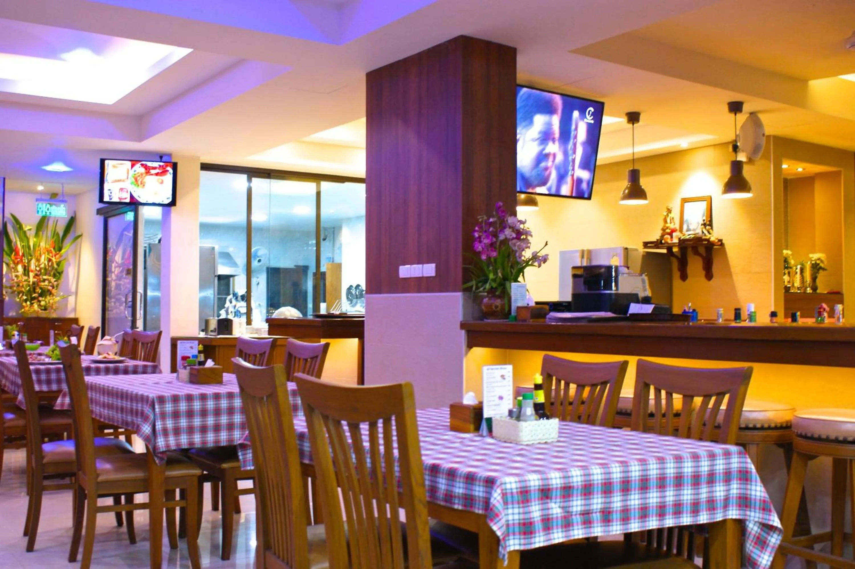Dining area in Orchid Resortel