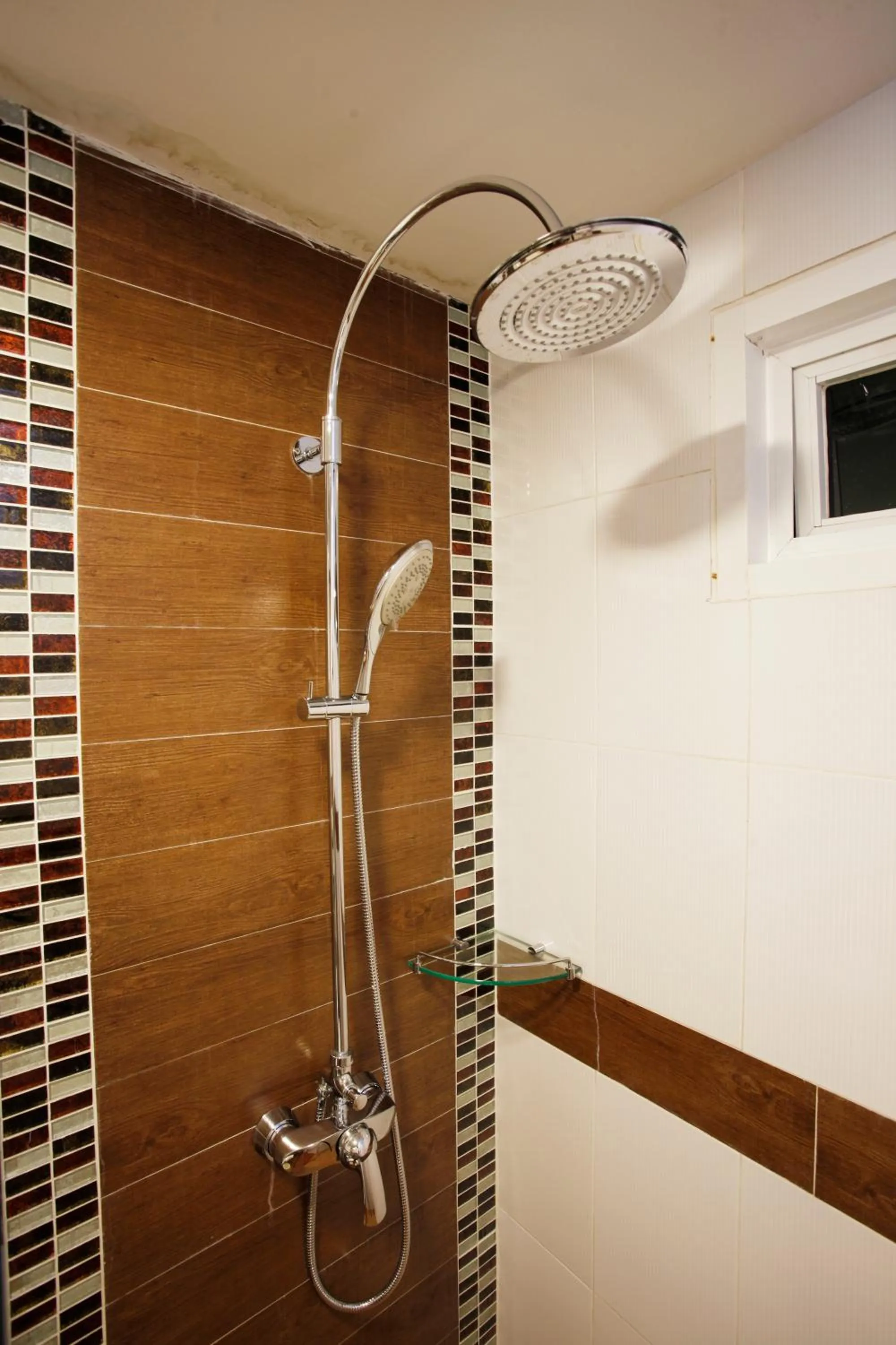 Shower in Orchid Resortel