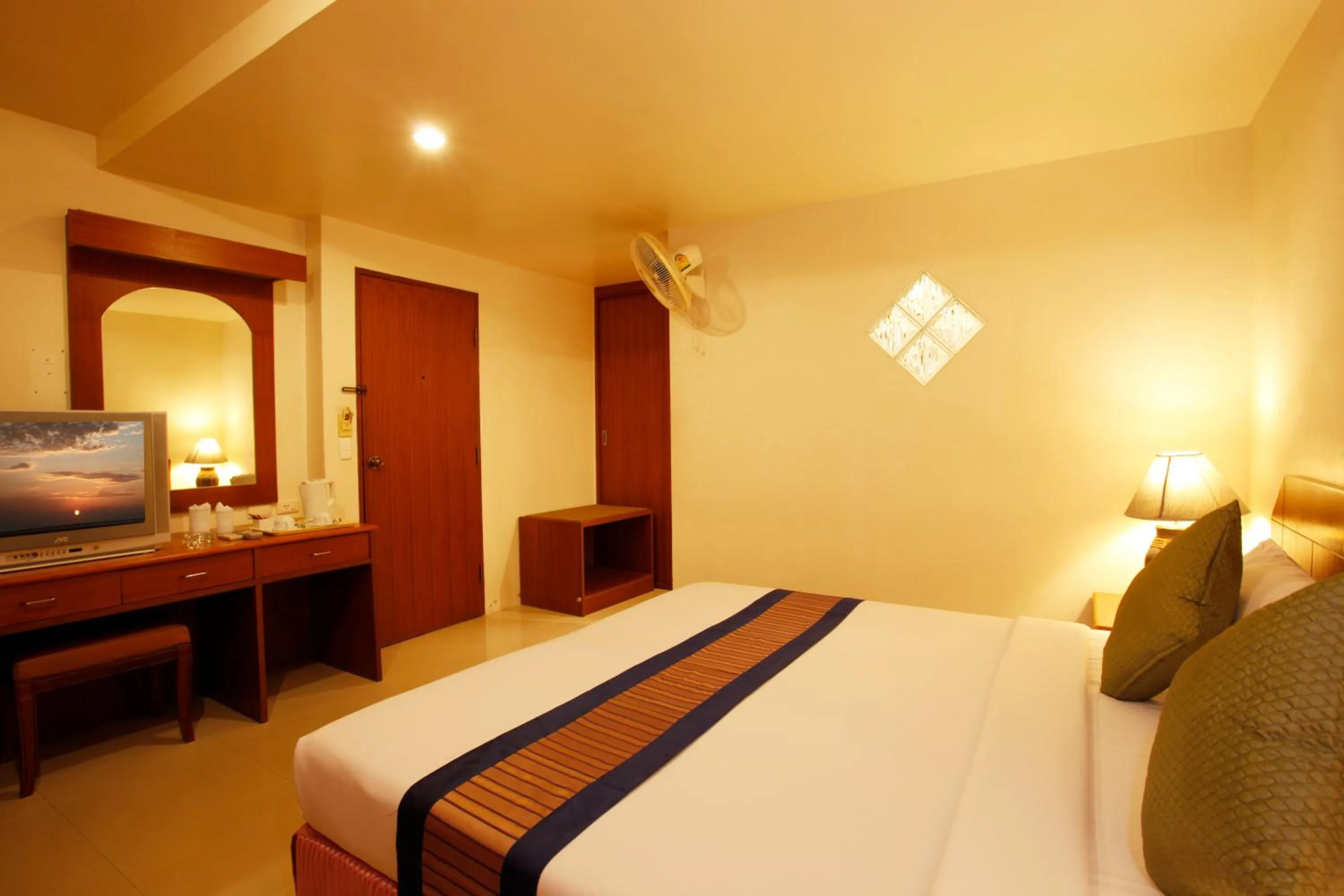 Bedroom, Bed in Orchid Resortel