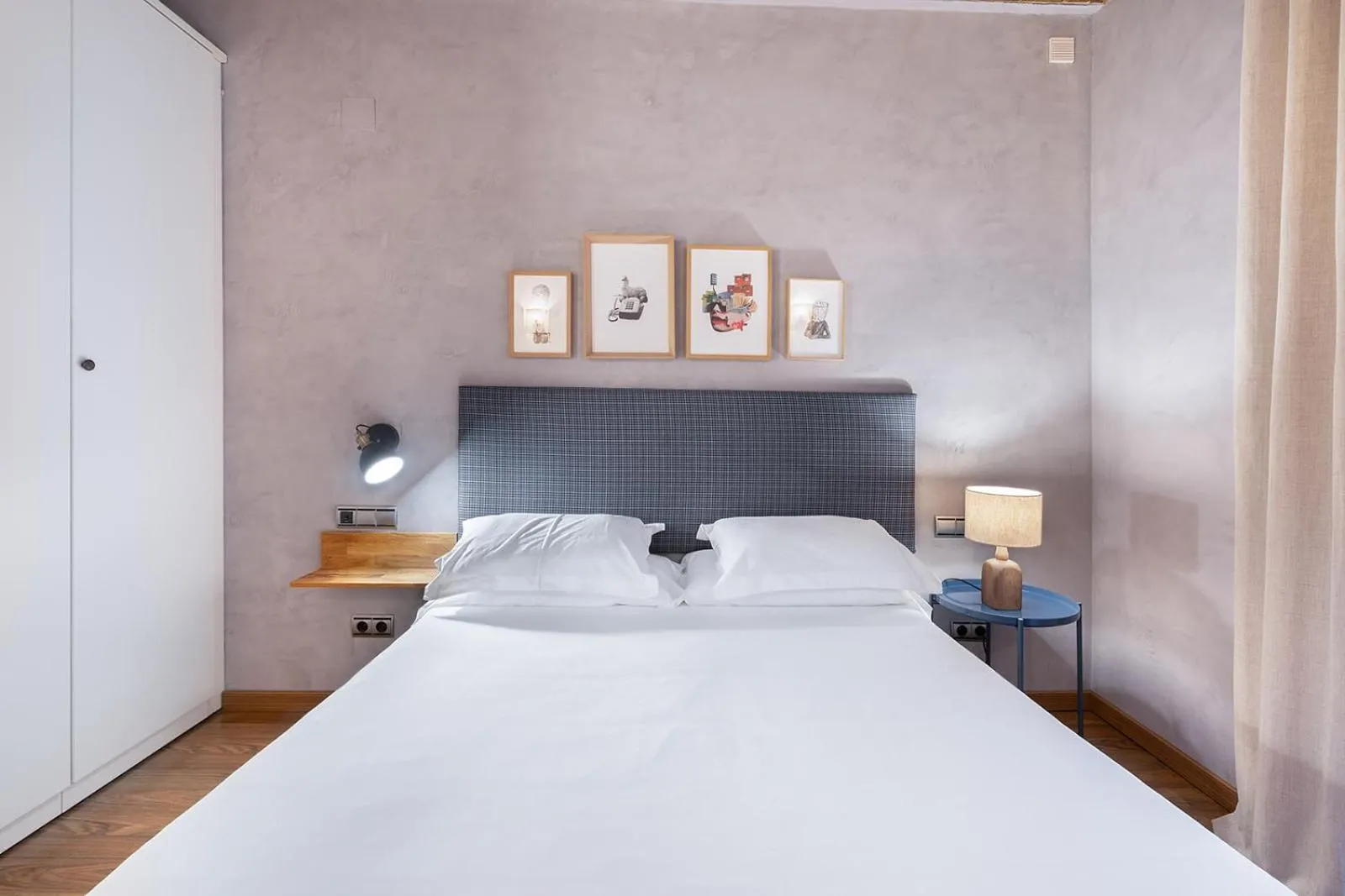 Bed in Hostal Pichorradicas