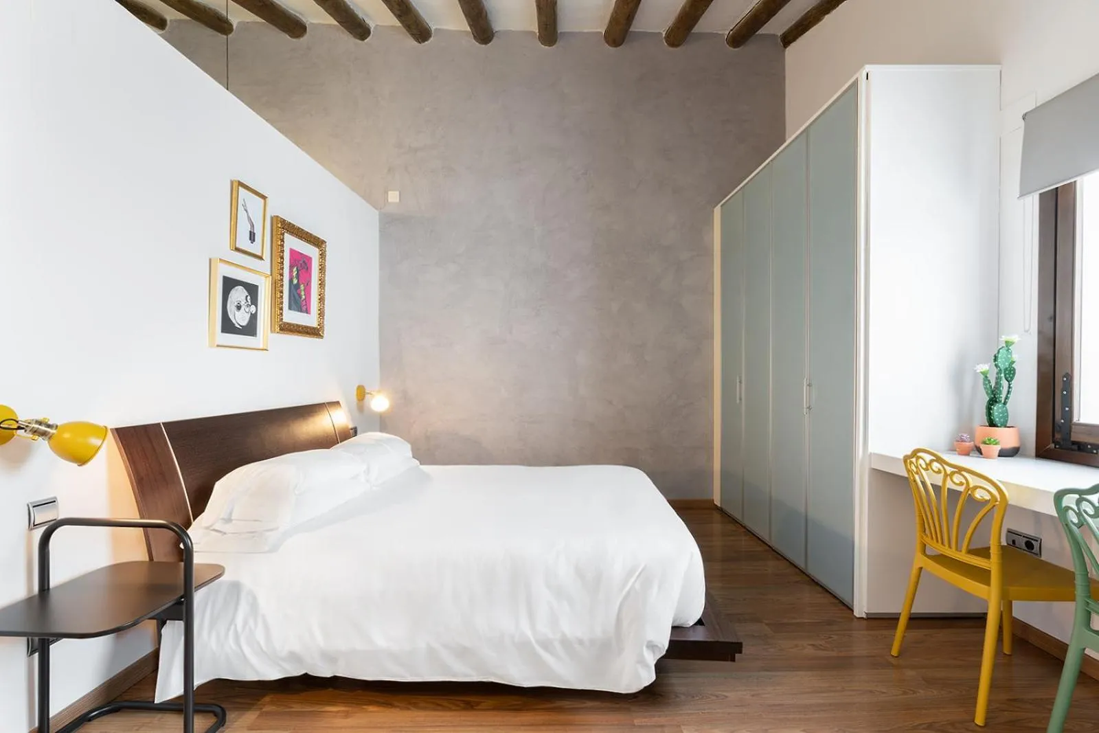 Bed in Hostal Pichorradicas