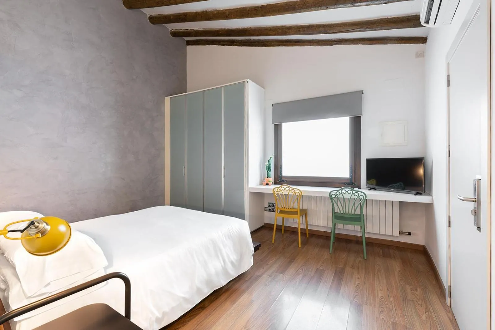 Bed in Hostal Pichorradicas