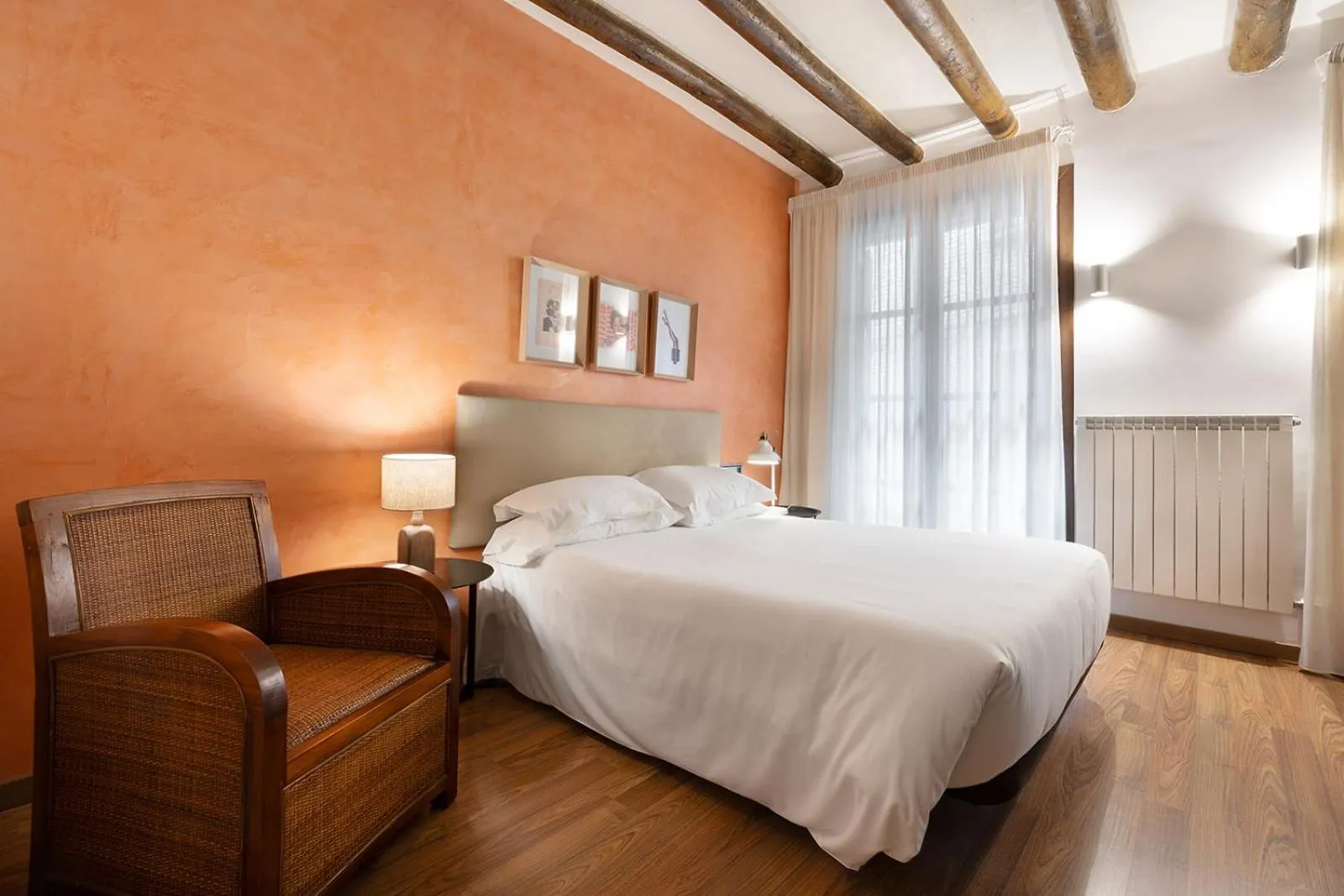 Bed in Hostal Pichorradicas
