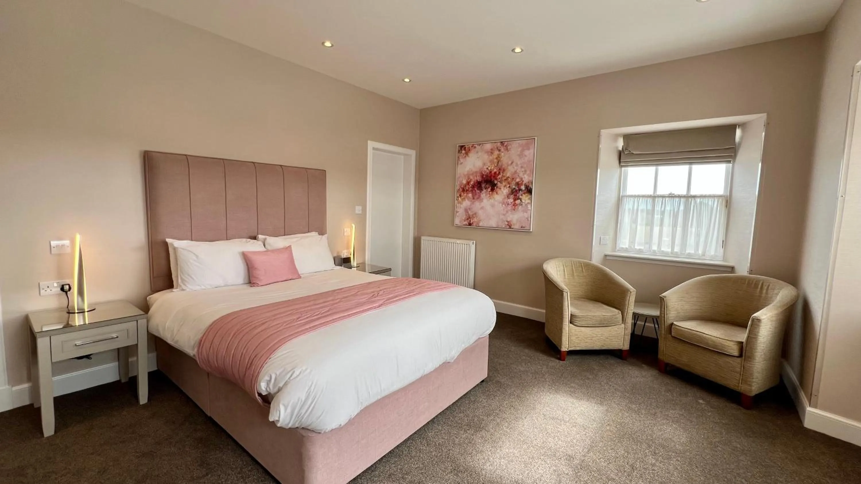 Bedroom, Bed in Laichmoray Hotel