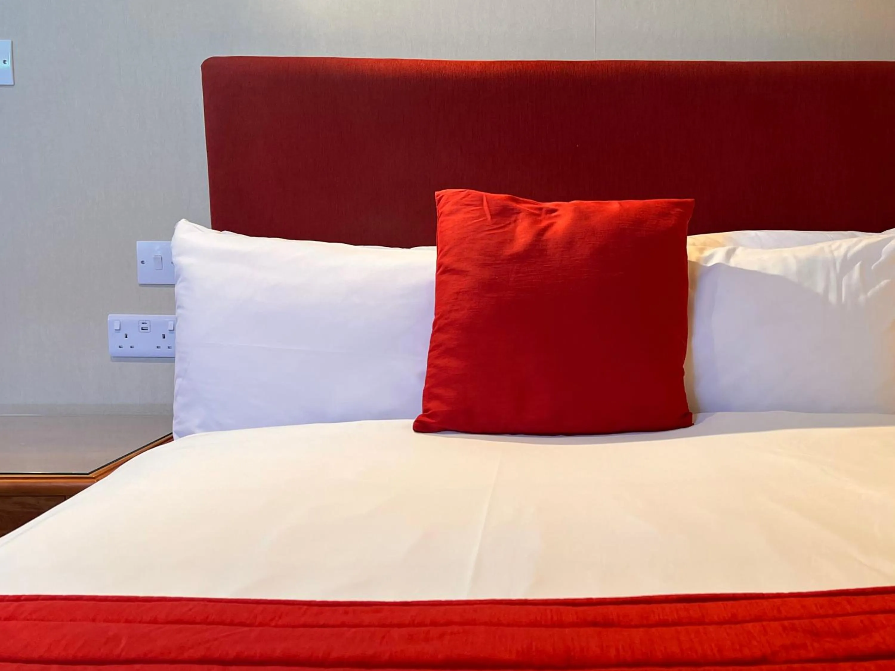 Bed in Laichmoray Hotel