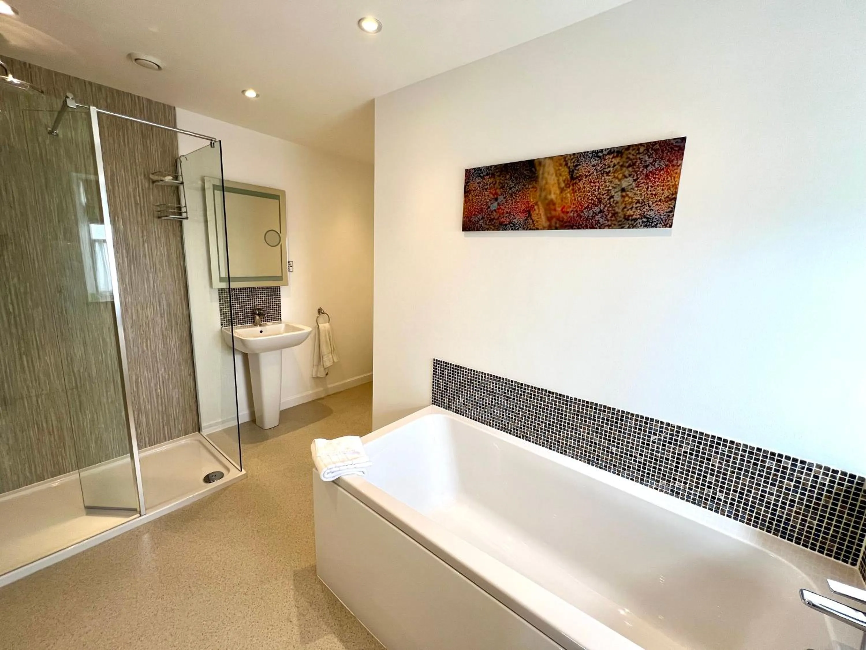 Shower in Laichmoray Hotel