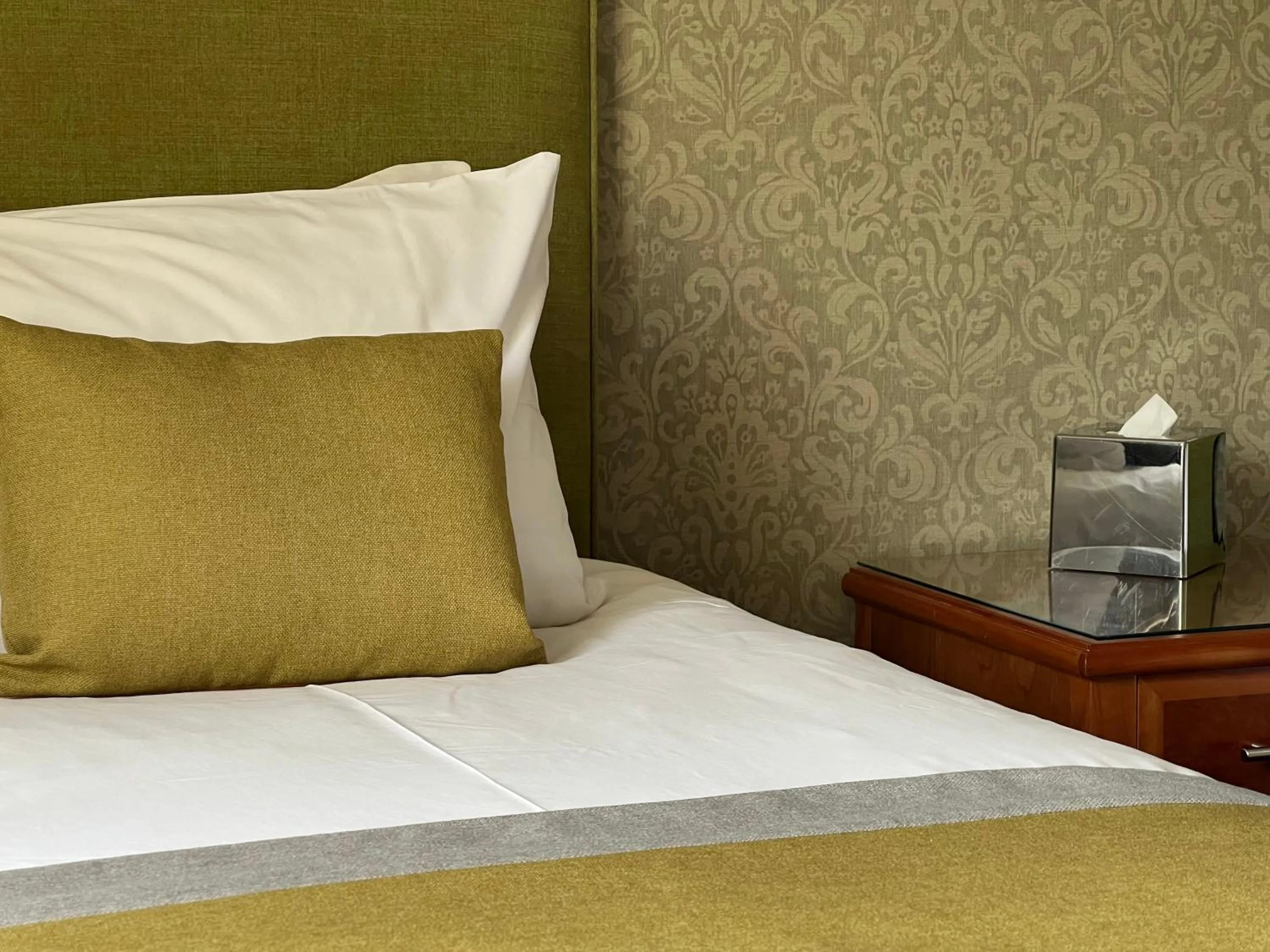 Bed in Laichmoray Hotel