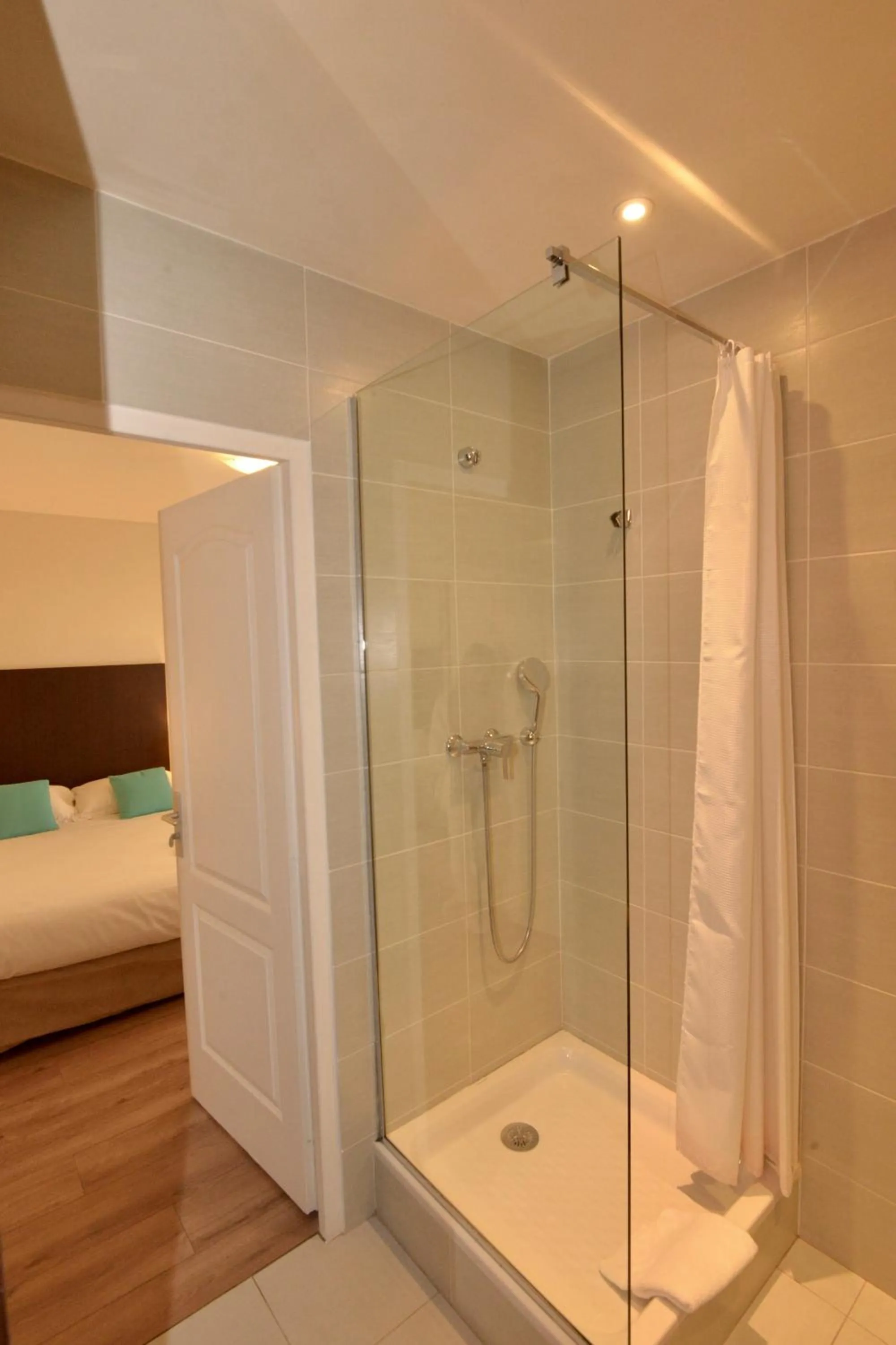 Shower in Hôtel Villa Sophia - ADULTS ONLY JULY AND AUGUST