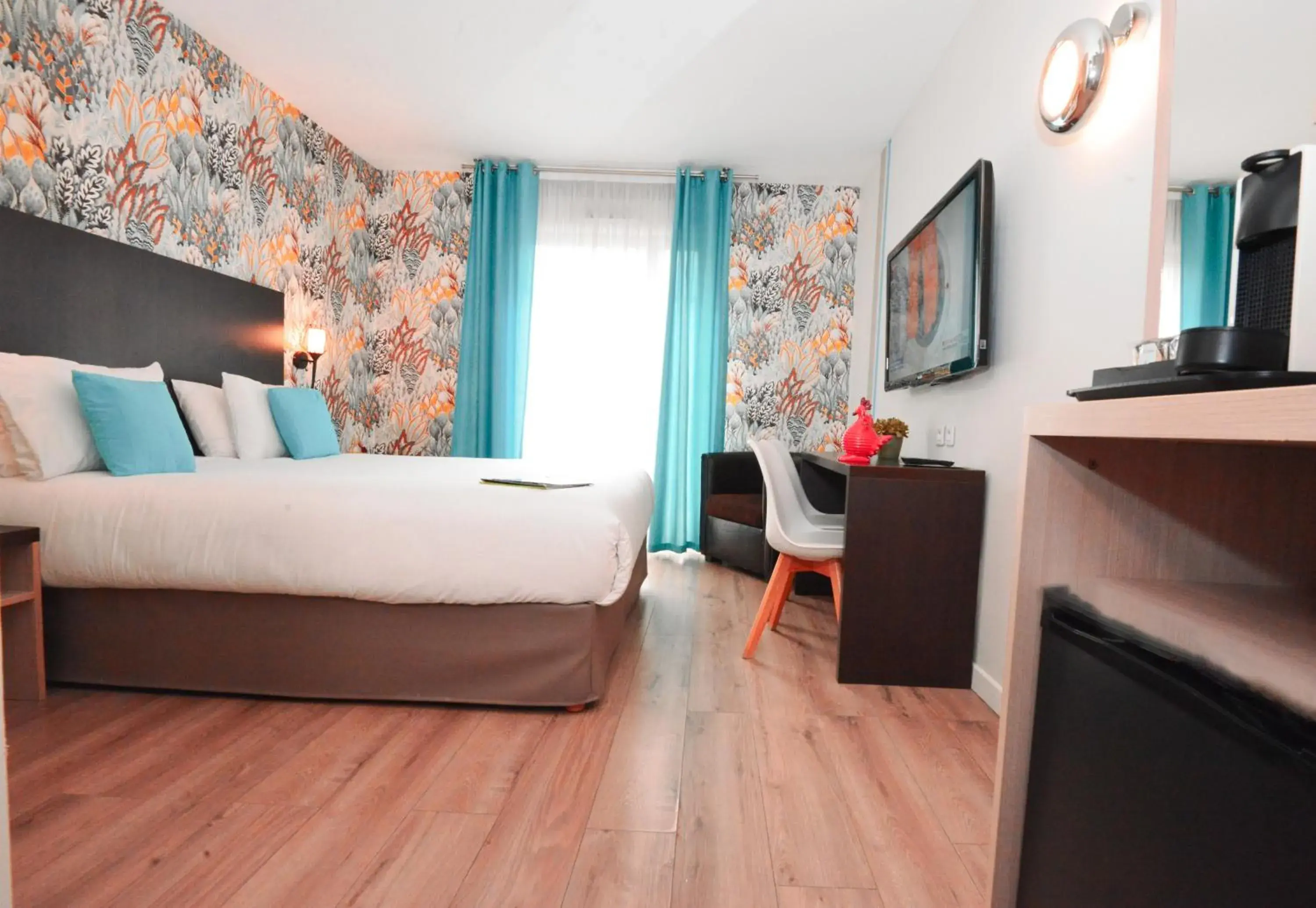 Double or Twin Room with Terrace - single occupancy in Hôtel Villa Sophia - ADULTS ONLY JULY AND AUGUST Double or Twin Room with Terrace - single occupancy in Hôtel Villa Sophia - ADULTS ONLY JULY AND AUGUST