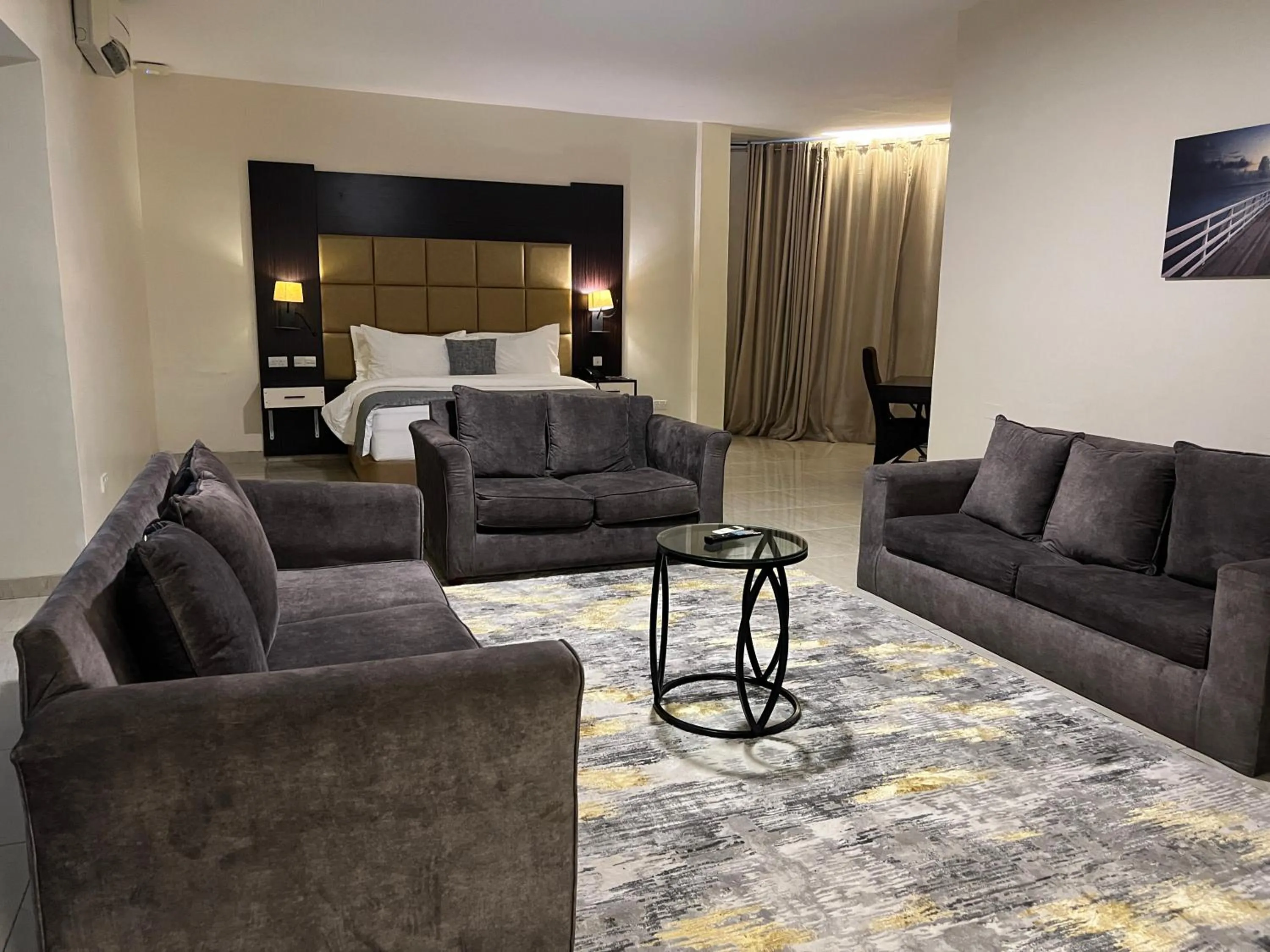 Living room in Rollace Hotel