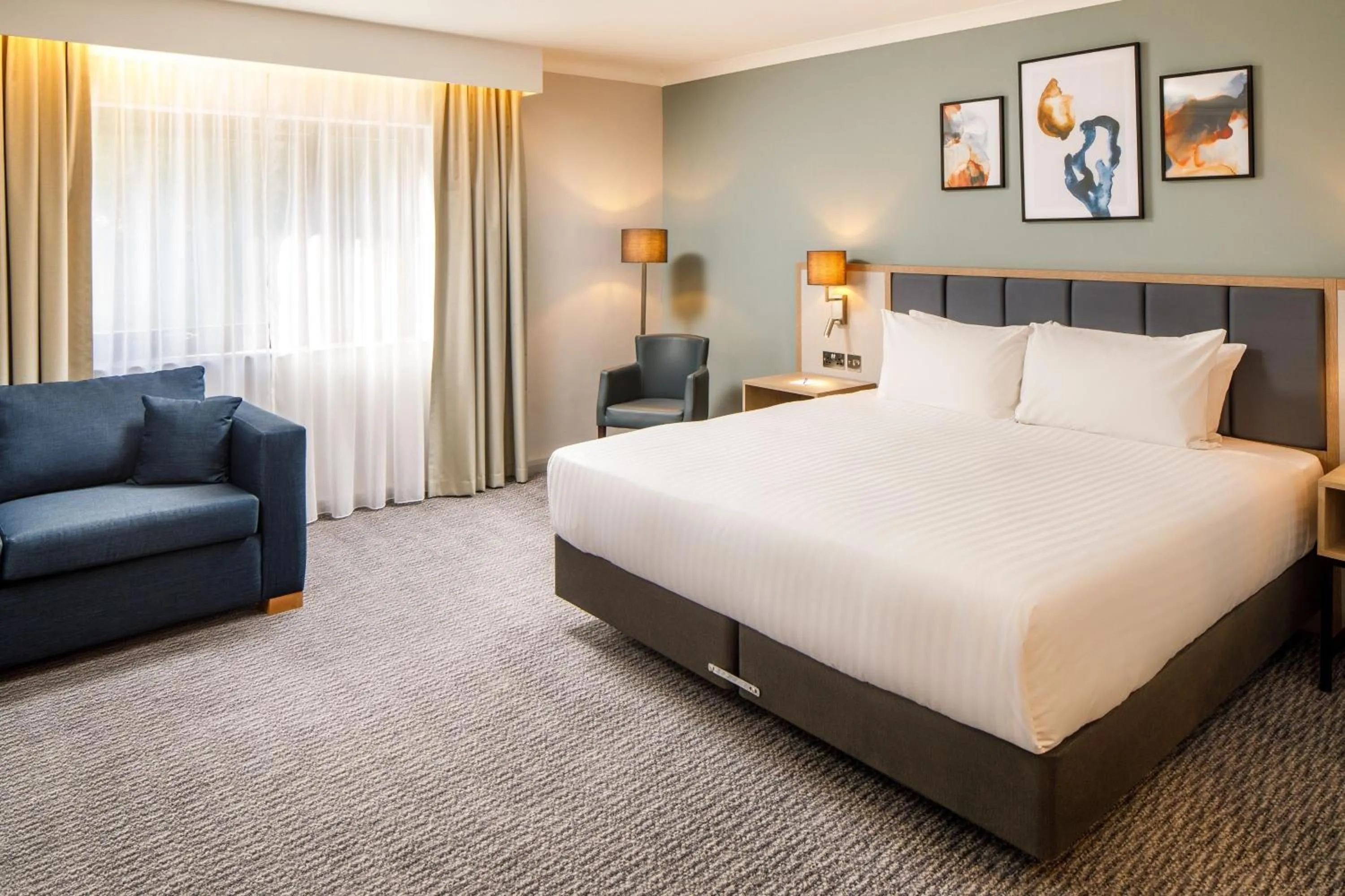 Photo of the whole room, Bed in Delta Hotels by Marriott Milton Keynes