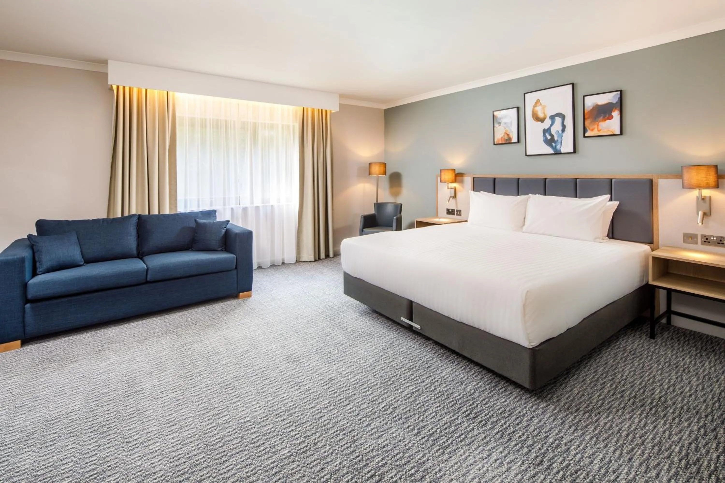 Photo of the whole room, Bed in Delta Hotels by Marriott Milton Keynes