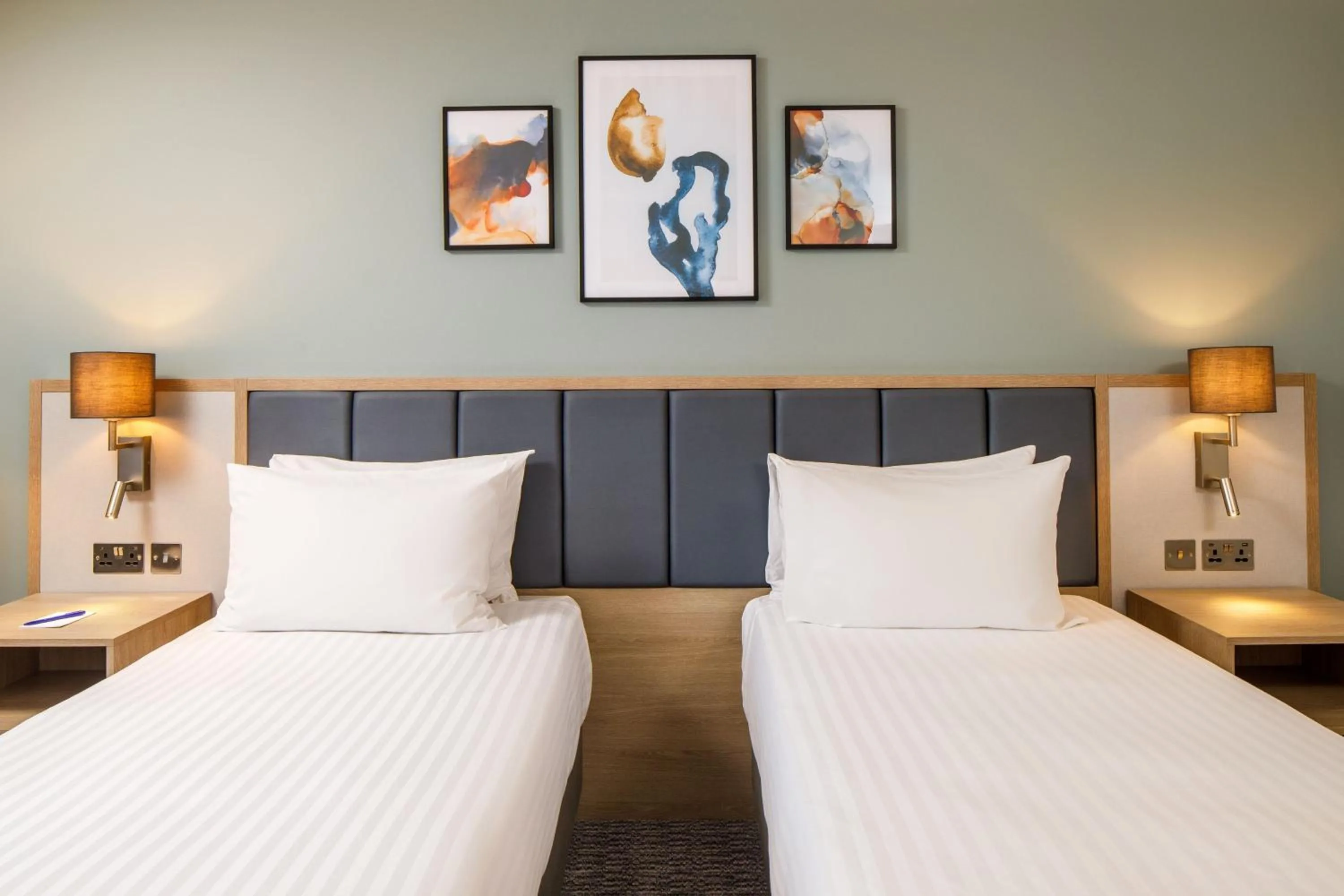 Bedroom, Bed in Delta Hotels by Marriott Milton Keynes