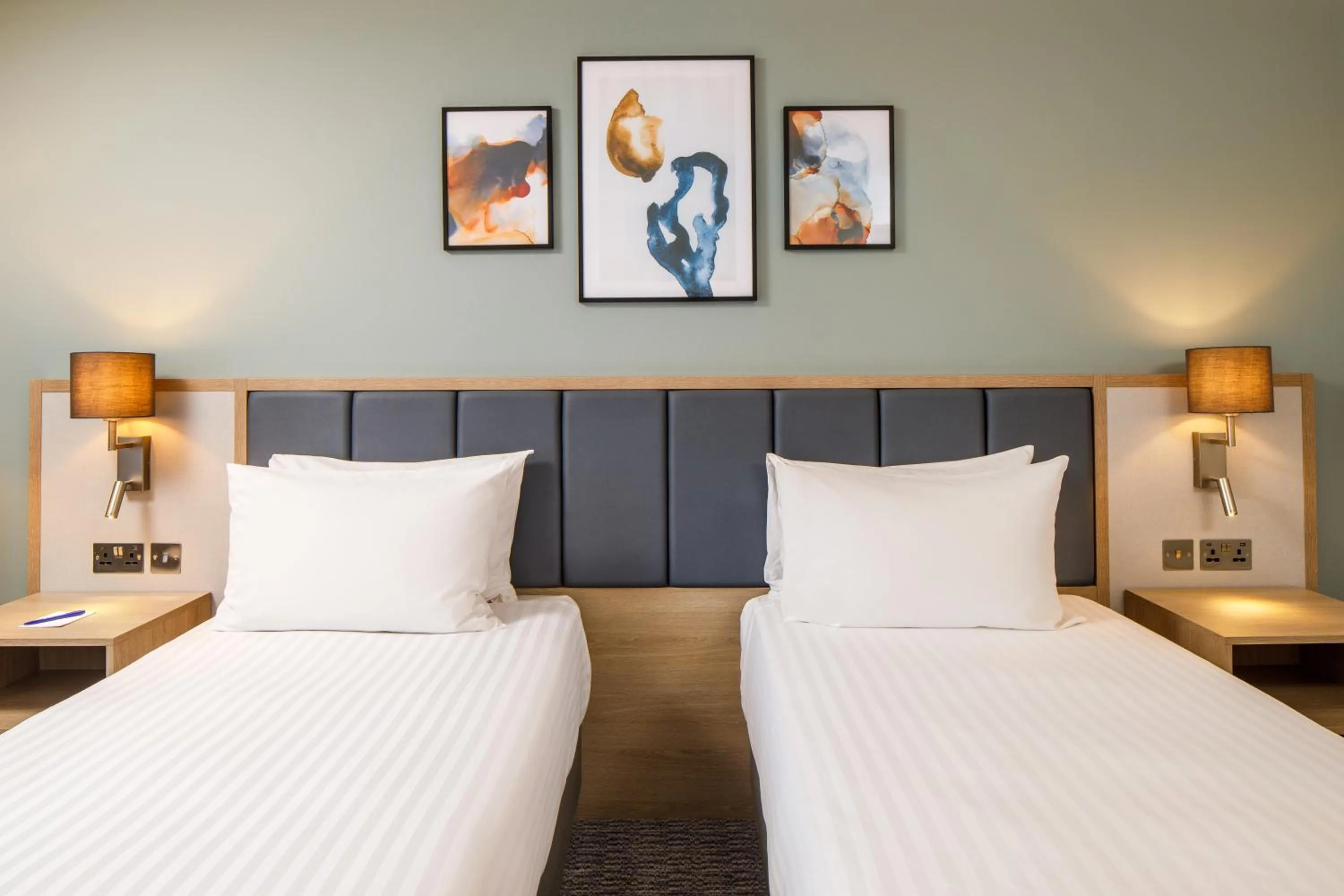 Bedroom, Bed in Delta Hotels by Marriott Milton Keynes