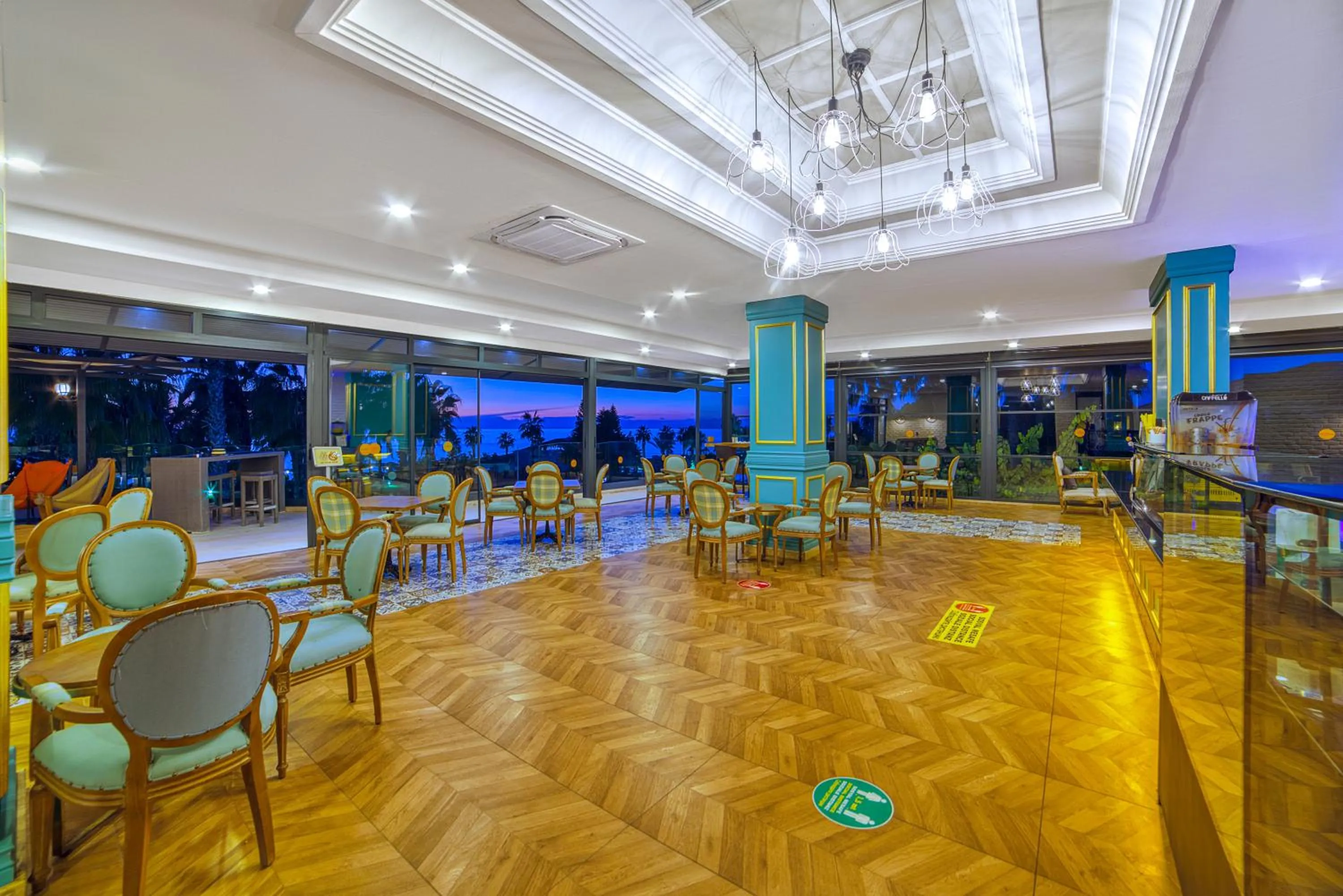 Lounge or bar in Justiniano Club Park Conti