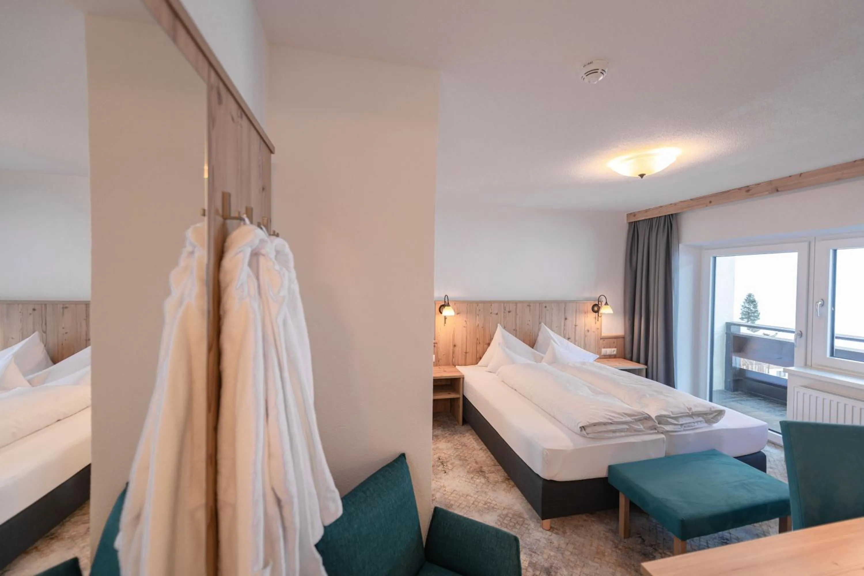 Photo of the whole room, Bed in Hotel Venter Bergwelt