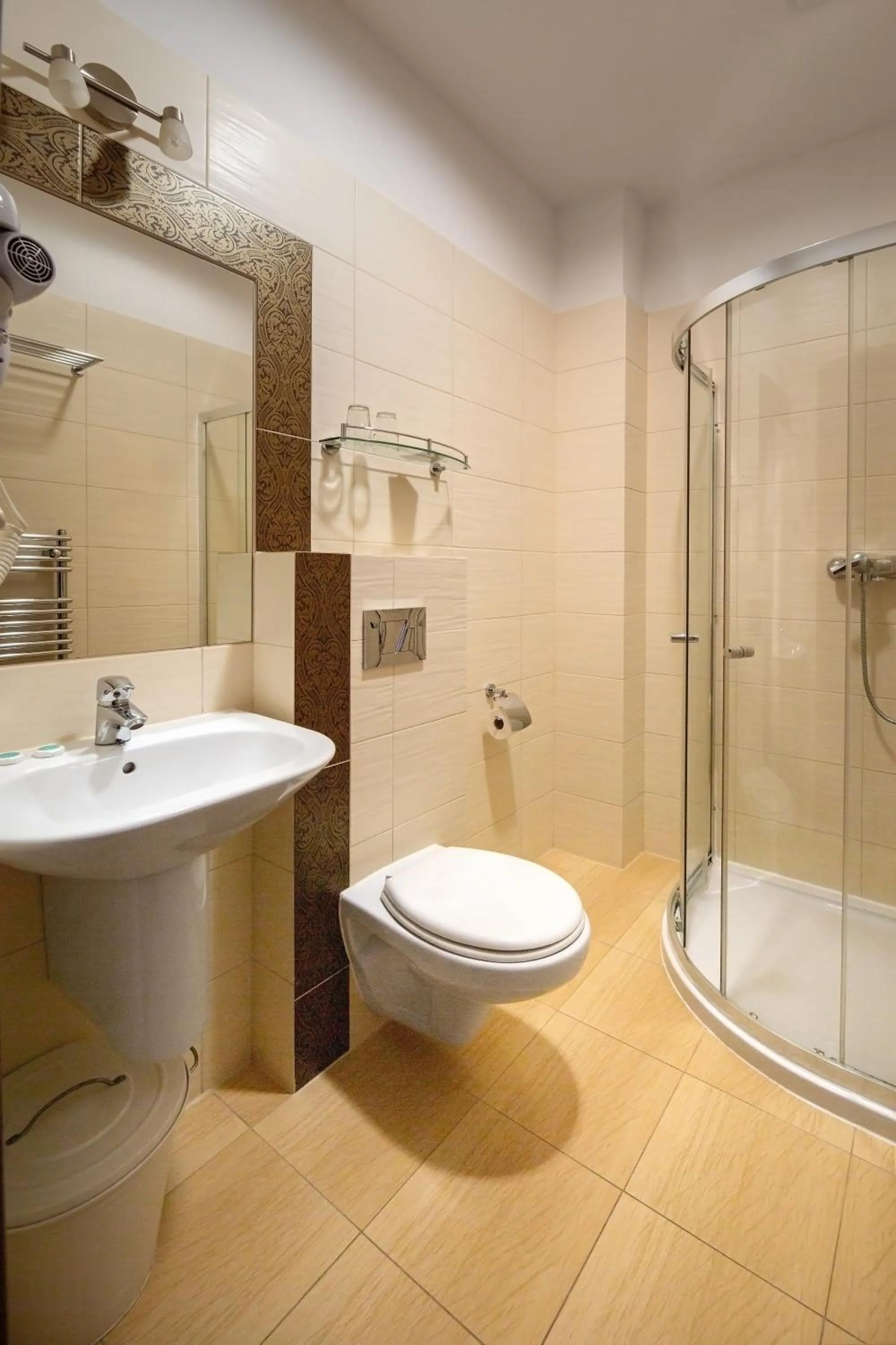 Shower in Paria Hotel