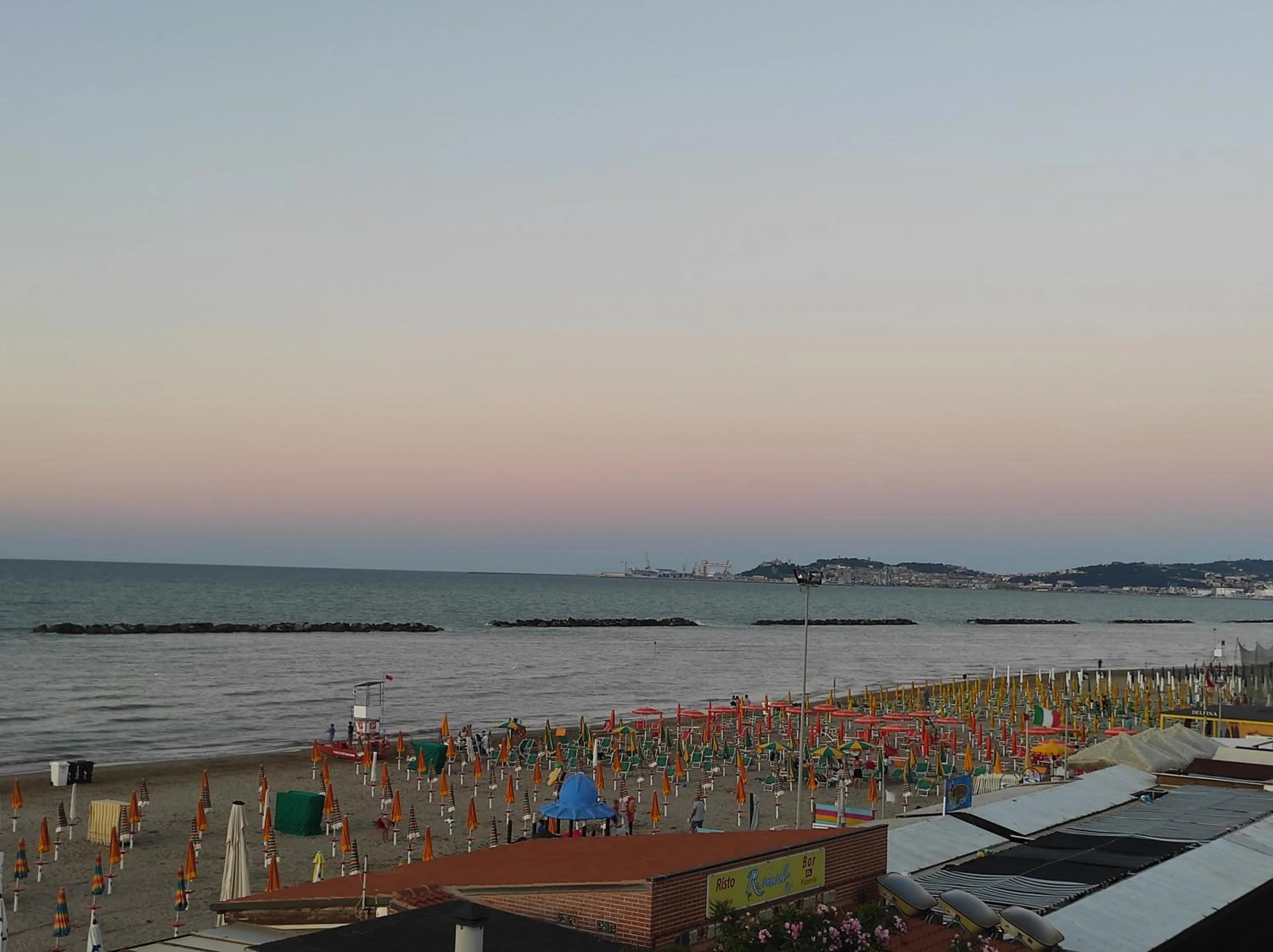 Beach in B&B Residenza Leonardo