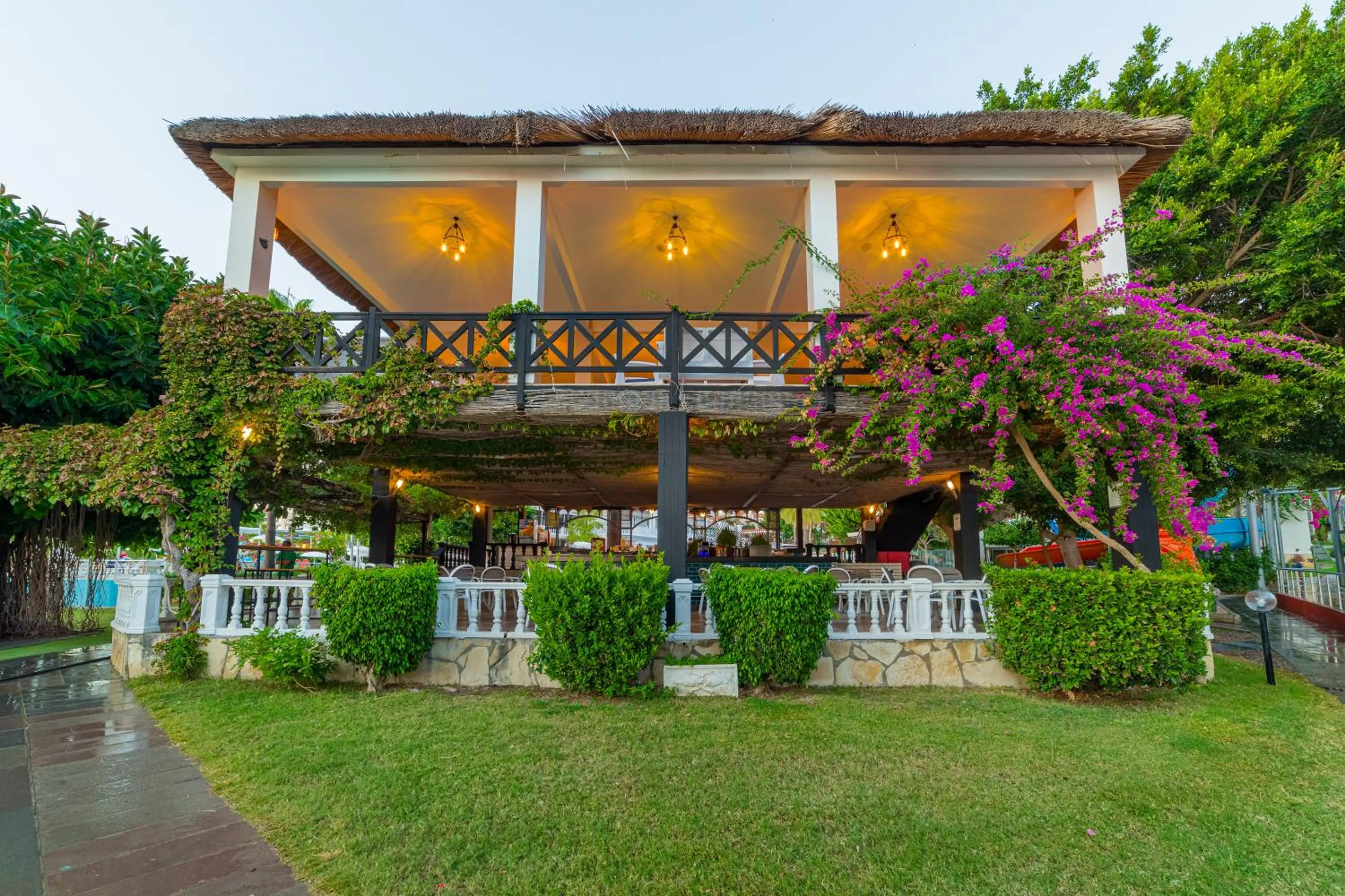 Lounge or bar in Justiniano Club Alanya