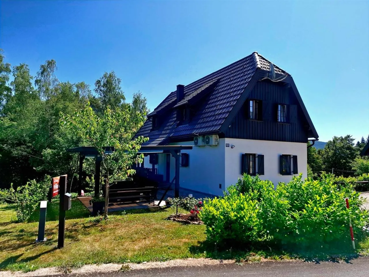 Property building in B&B Plitvice Lakes Villa Mija